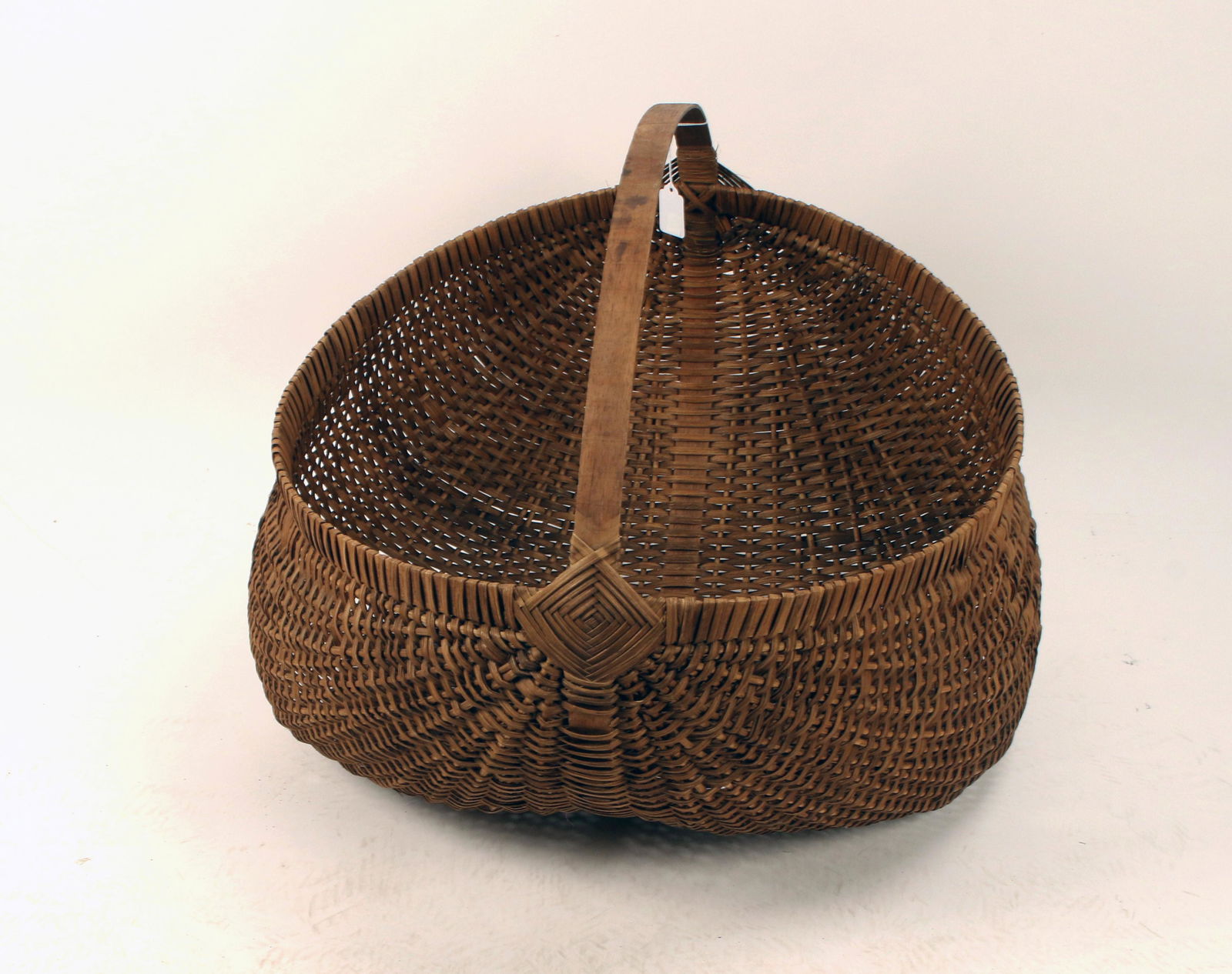 LARGE WOVEN BASKET WITH HANDLES (1 of 6)