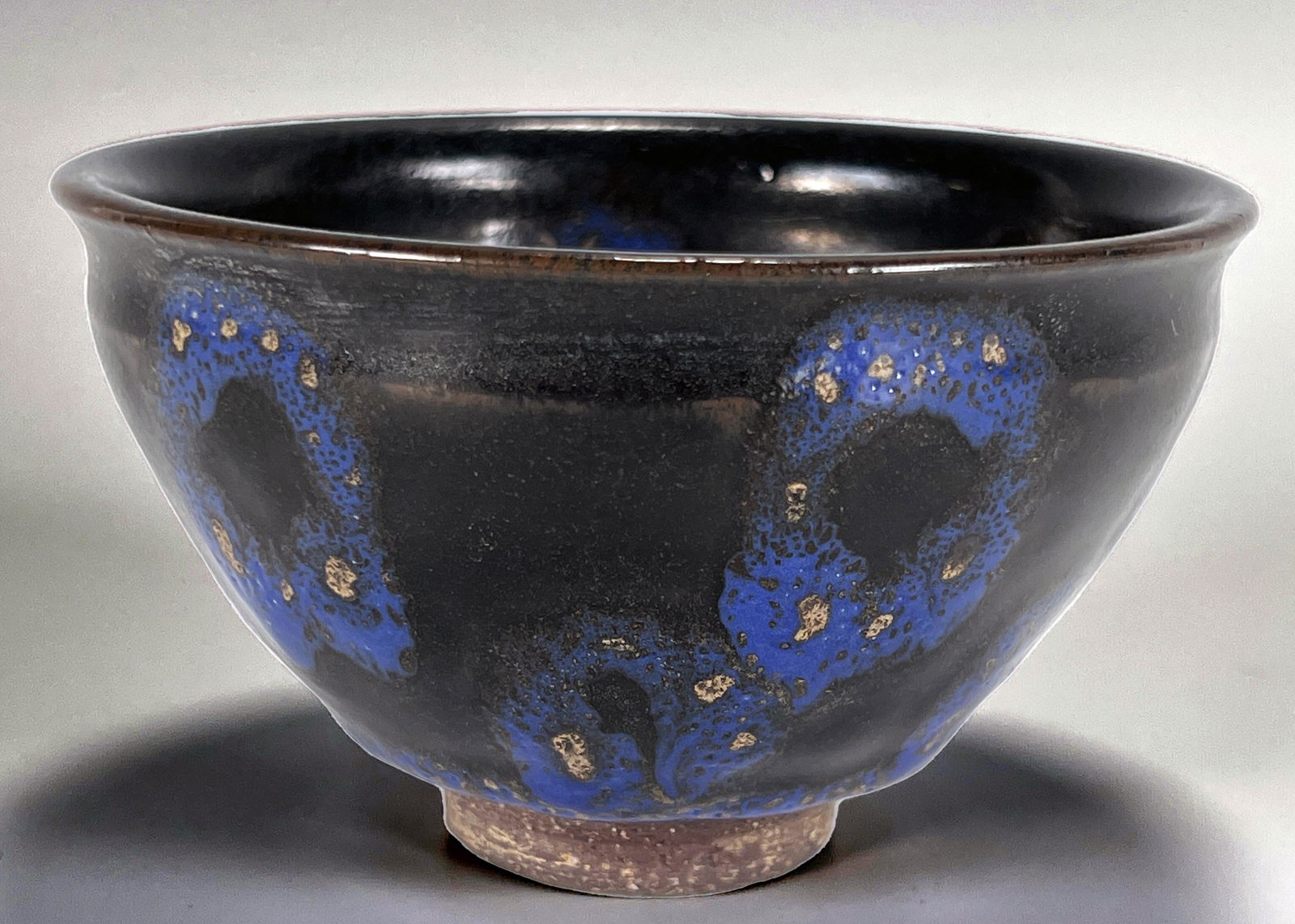 CHINESE PORCELAIN PEACOCK BOWL (1 of 4)