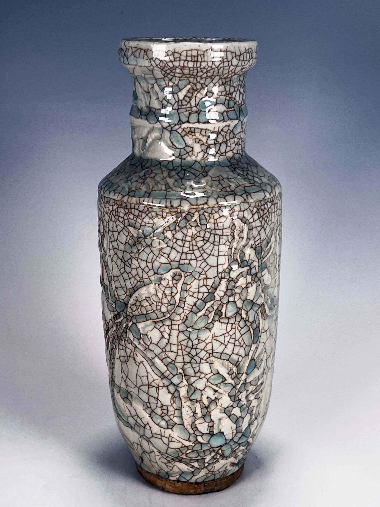 CELADON CRACKLE VASE (1 of 7)