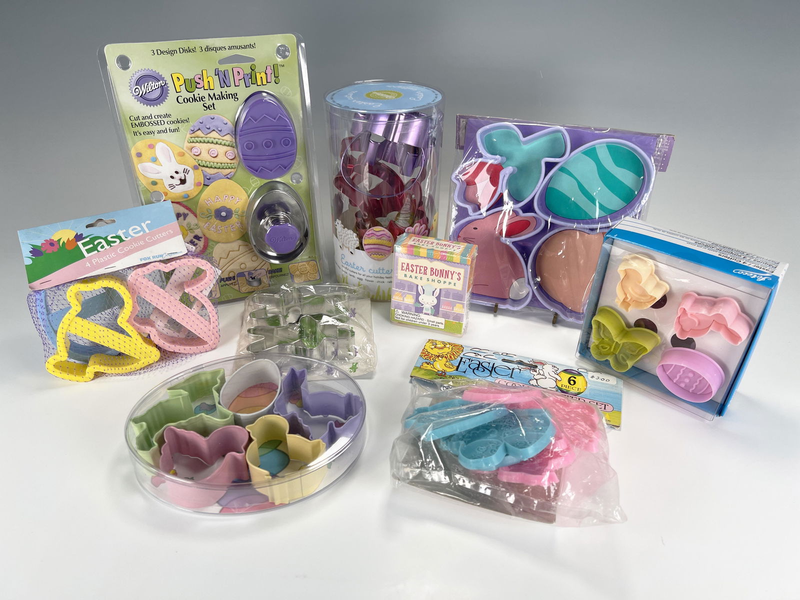 LOT OF NIB EASTER COOKIE CUTTERS (1 of 5)