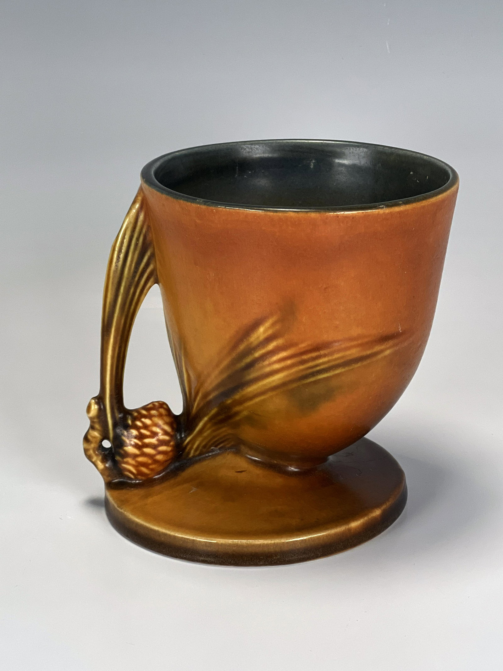 VINTAGE ROSEVILLE POTTERY PINECONE VASE 124 (1 of 7)