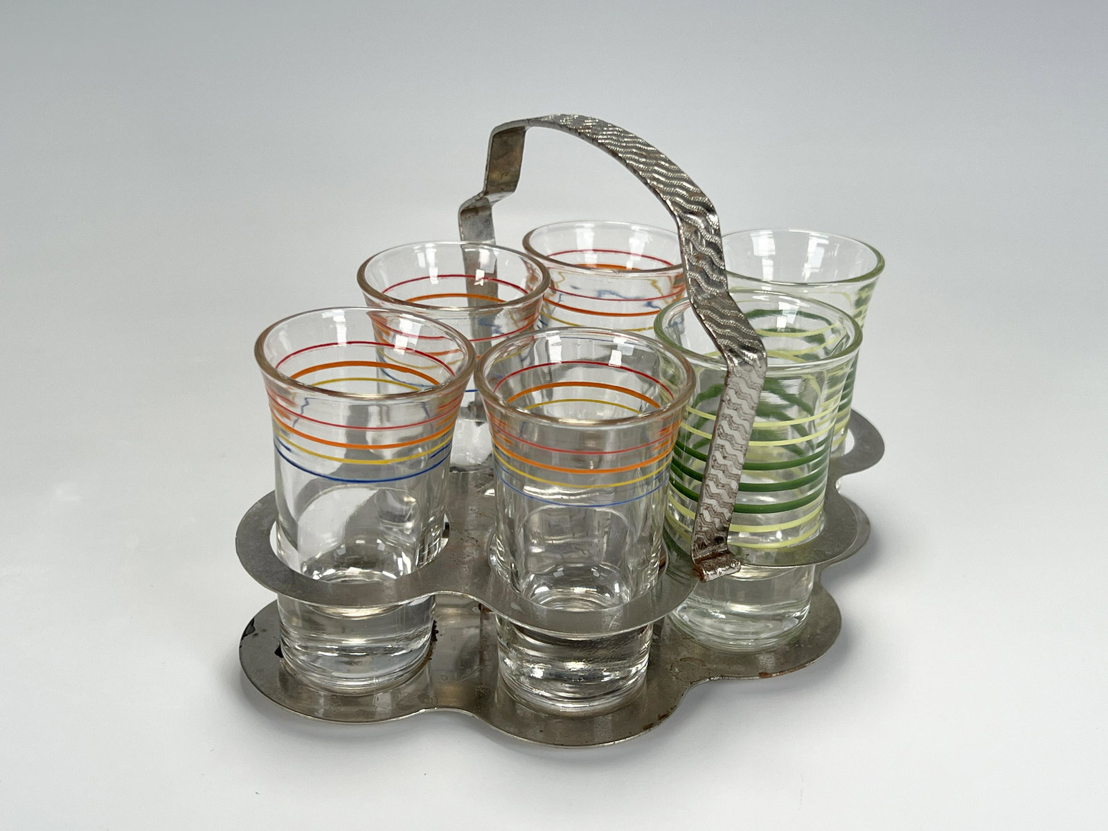 VINTAGE CHROME SHOT GLASS HOLDER & GLASSES (1 of 6)