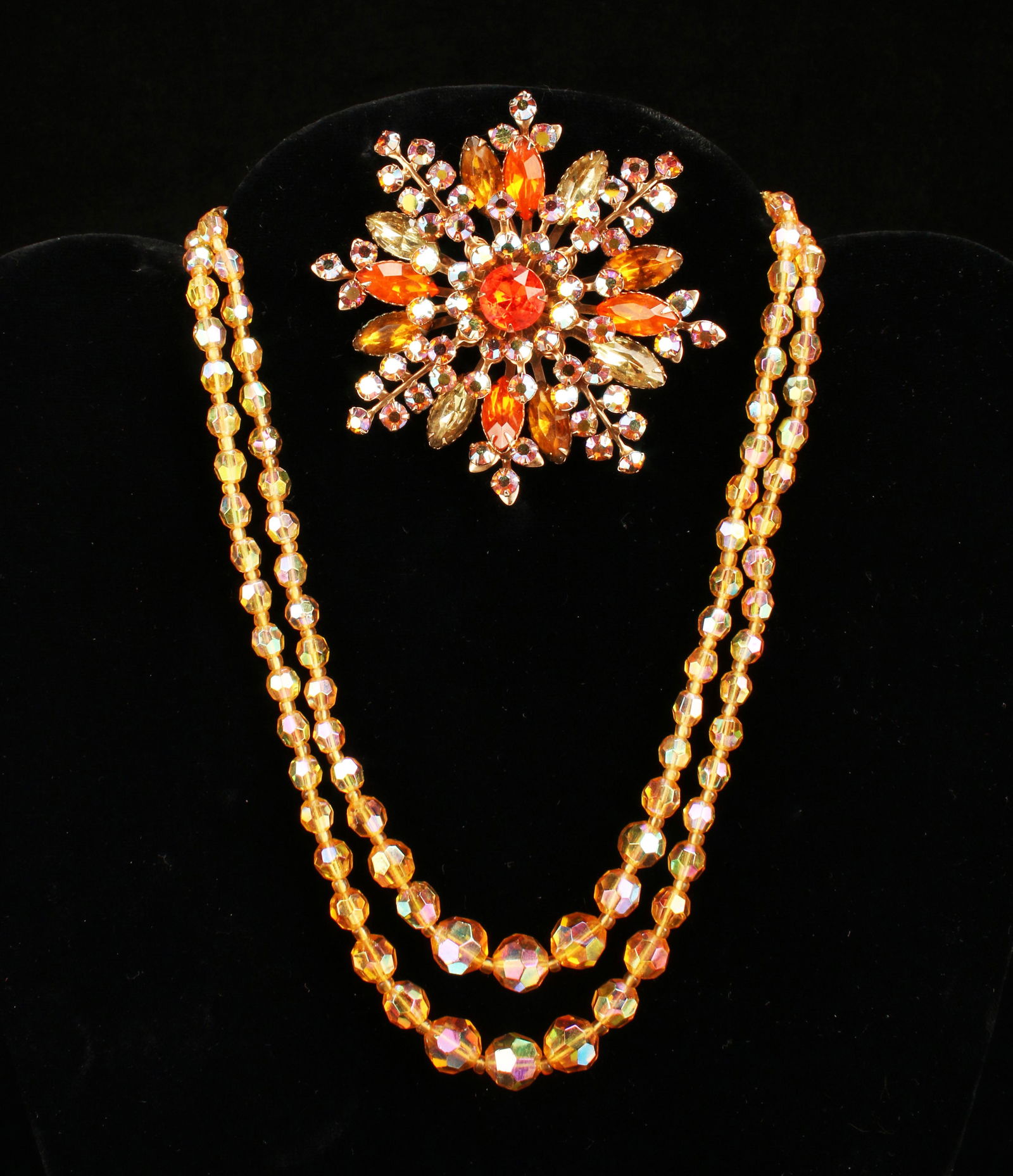 VINTAGE CARNIVAL AURORA CRYSTAL PIN & NECKLACE (1 of 5)