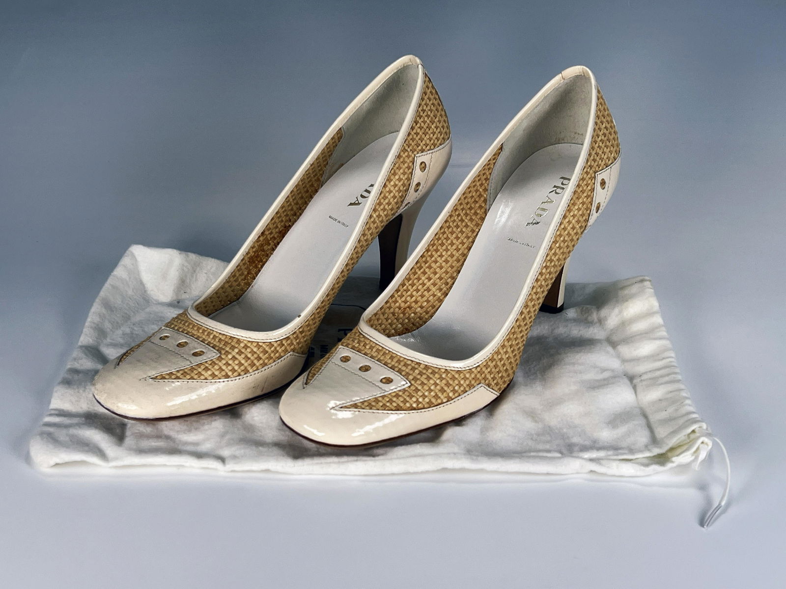 PAIR PRADA WOVEN RAFFIA SPECTATOR PUMPS HEELS (1 of 9)