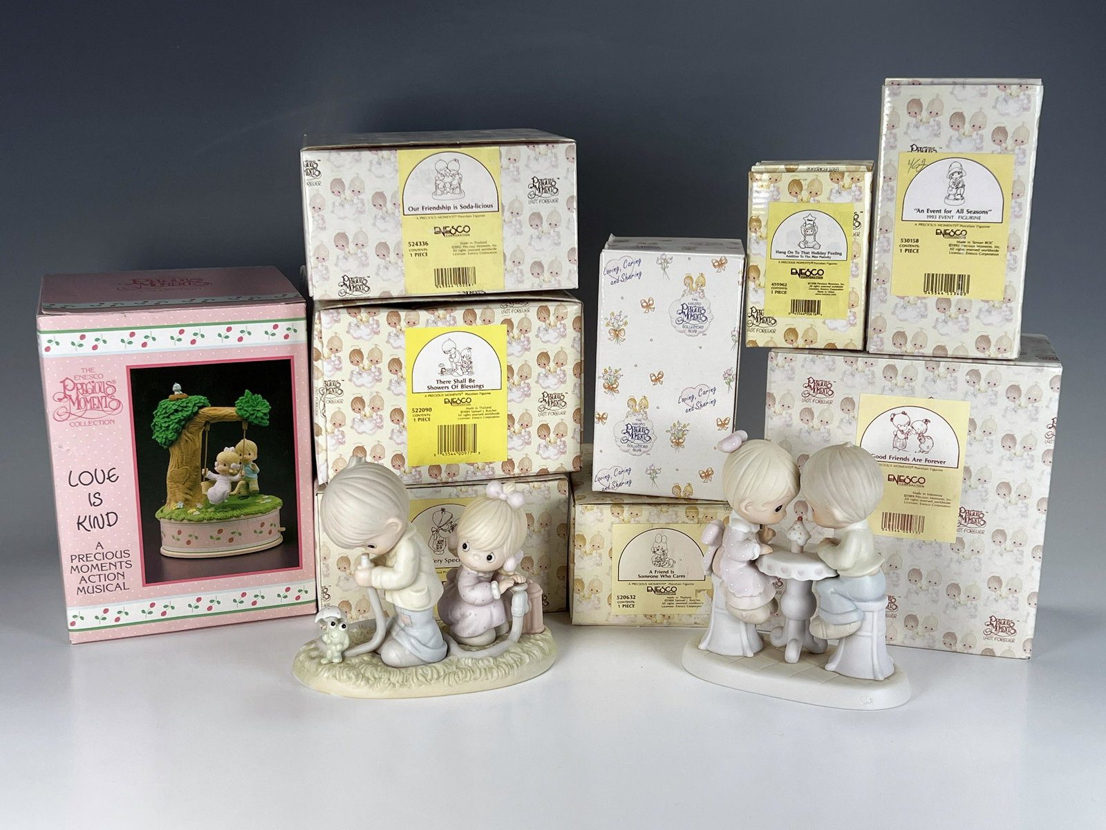 LARGE LOT OF PRECIOUS MOMENTS FIGURES (1 of 3)
