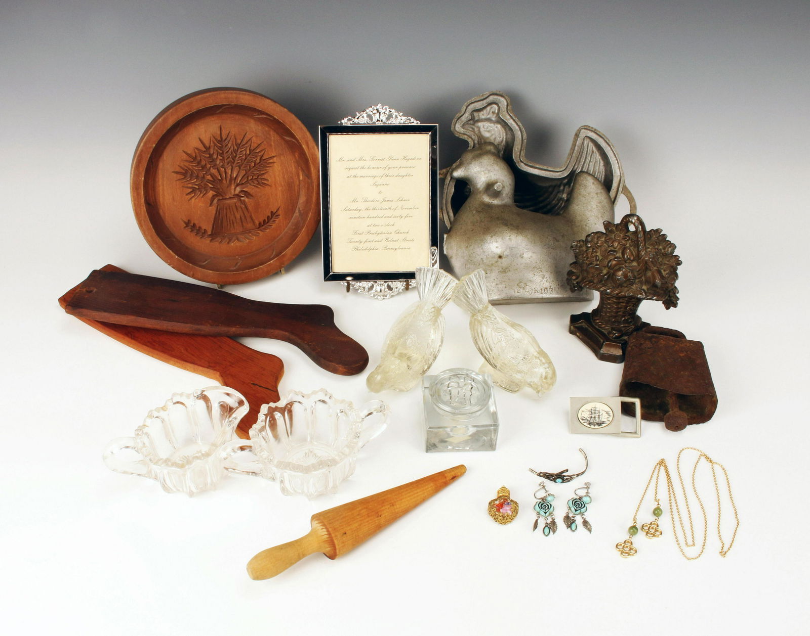 VINTAGE MIXED BAG LOT WITH ROOSTER MOLD (1 of 14)