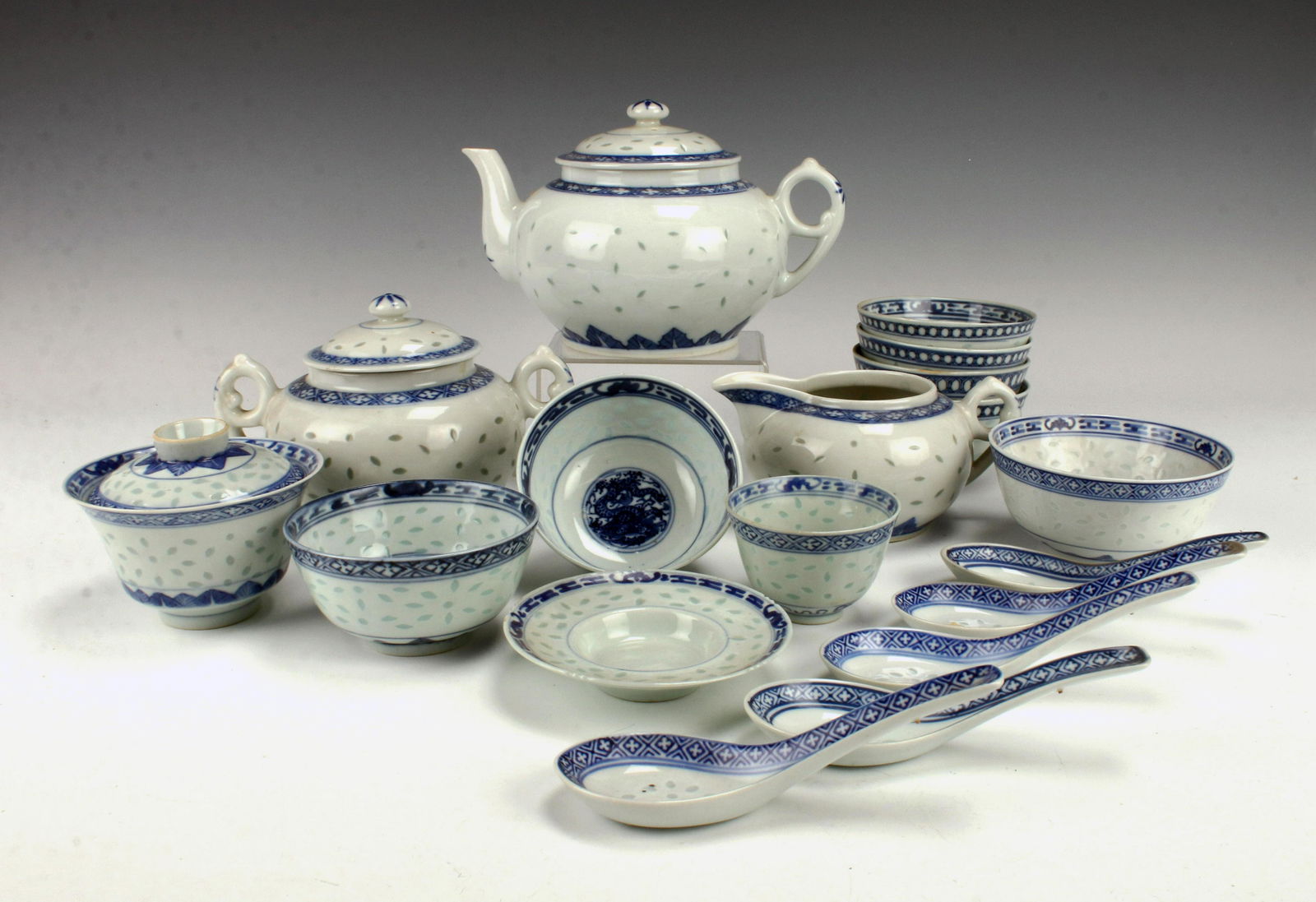 BLUE & WHITE RICE PATTERN TEA SET MARKED CHINA (1 of 4)