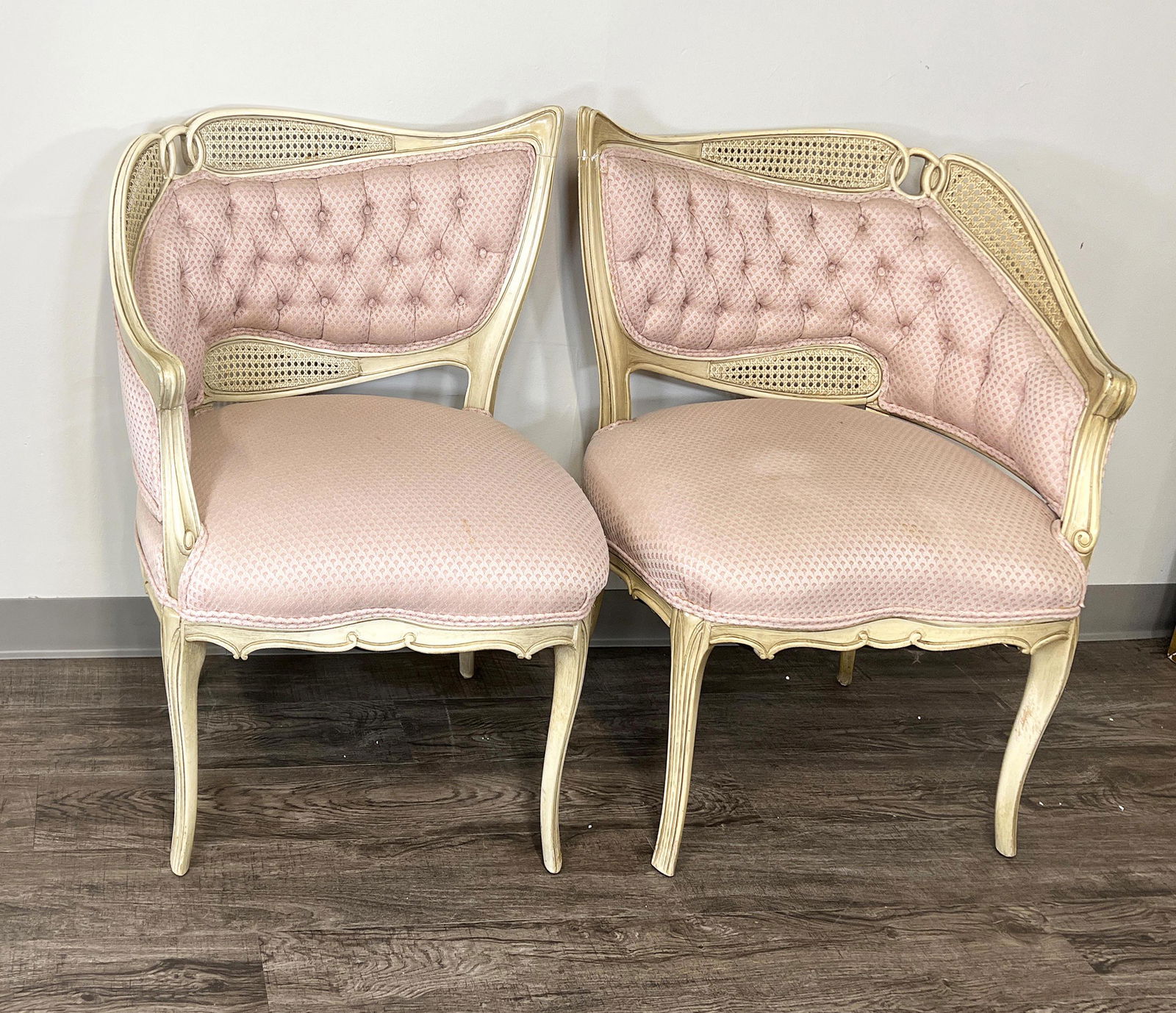 VINTAGE PAIR HOLLYWOOD REGENCY CONVERSATION CHAIRS (1 of 3)