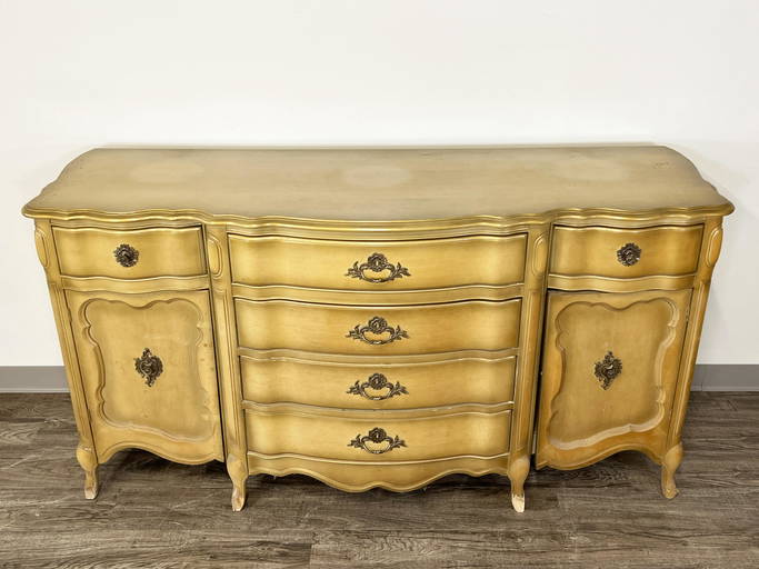 VINTAGE FRENCH PROVINCIAL BUFFET SERVER (0012) on Jun 03, 2022