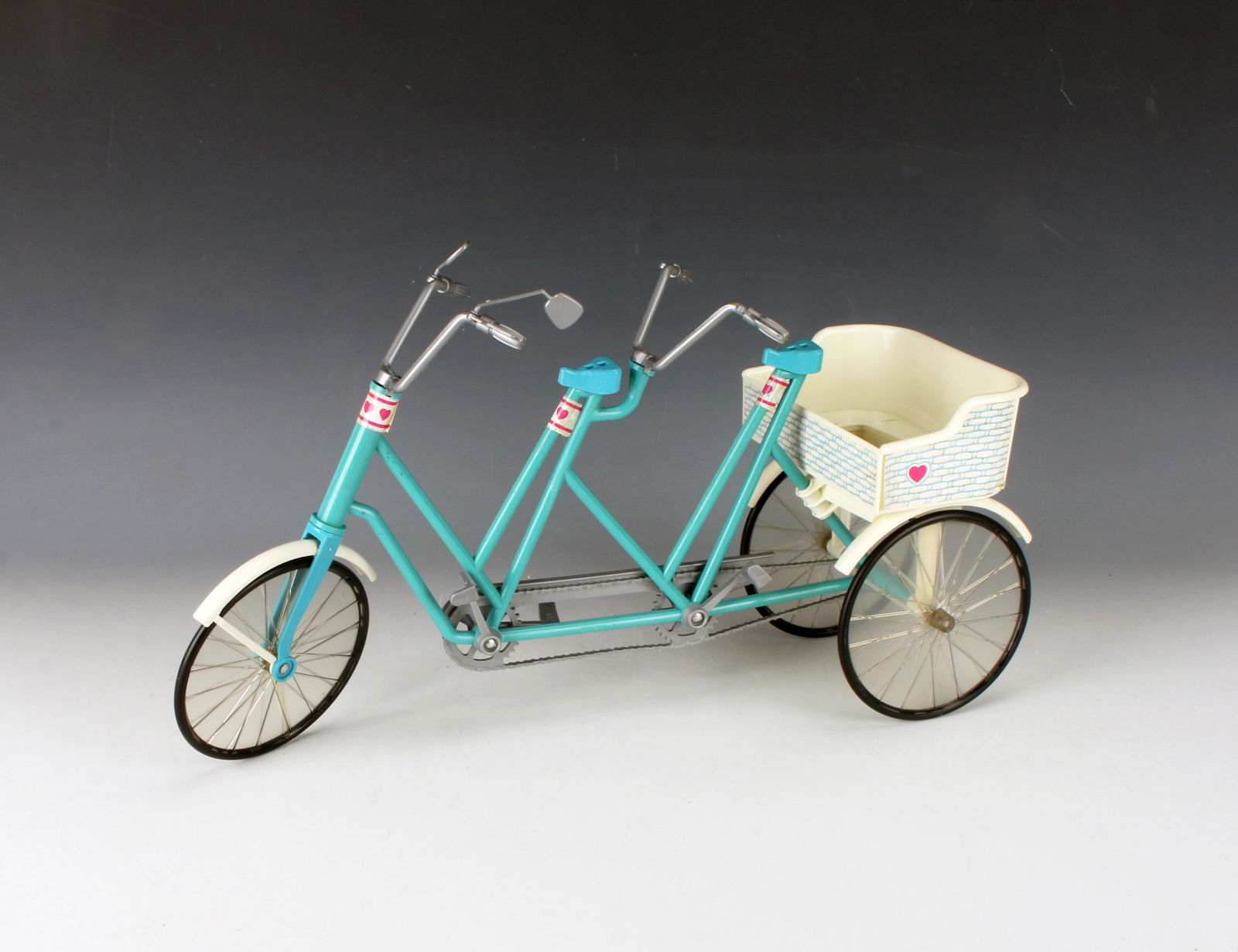 MATTEL HEART FAMILY BICYCLE BUILT FOR 4 (1 of 3)