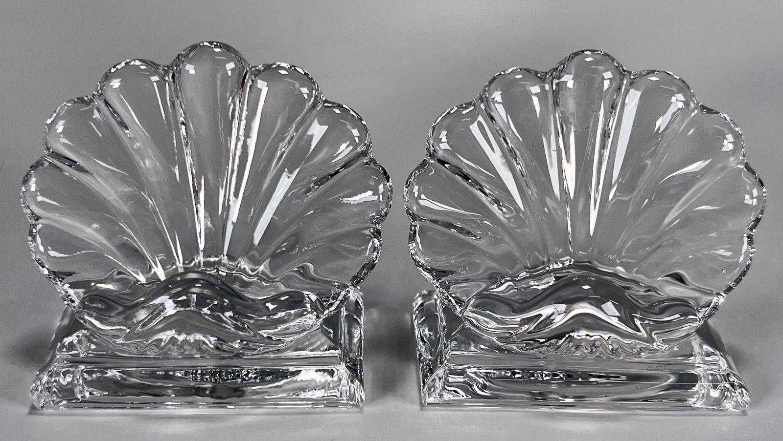 2 BACCARAT CRYSTAL BAMBOUS SHELL PLACE CARD HOLDERS (1 of 6)