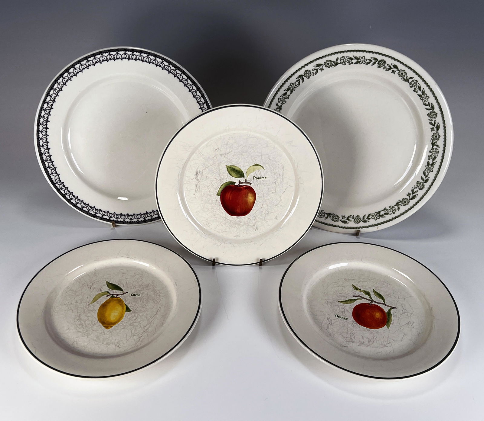 THREE ULSTER CERAMICS FRUIT PLATES (1 of 9)