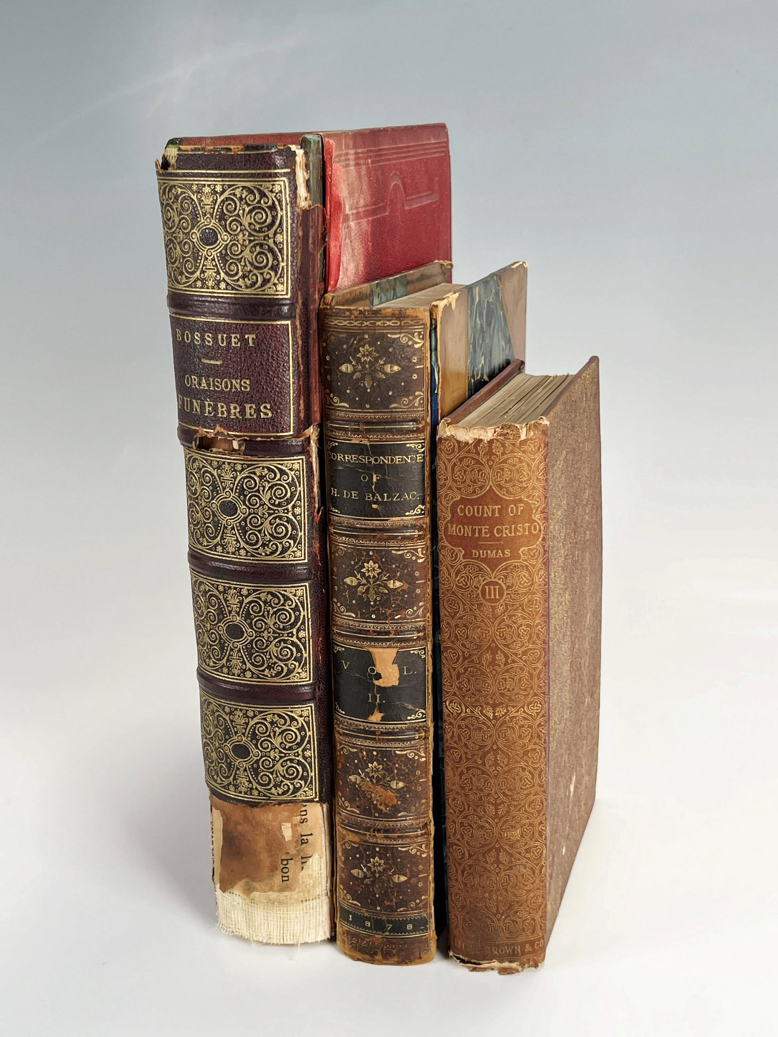 ANTIQUE LEATHER BOUND BOOKS DUMAS, BALZAC (1 of 6)