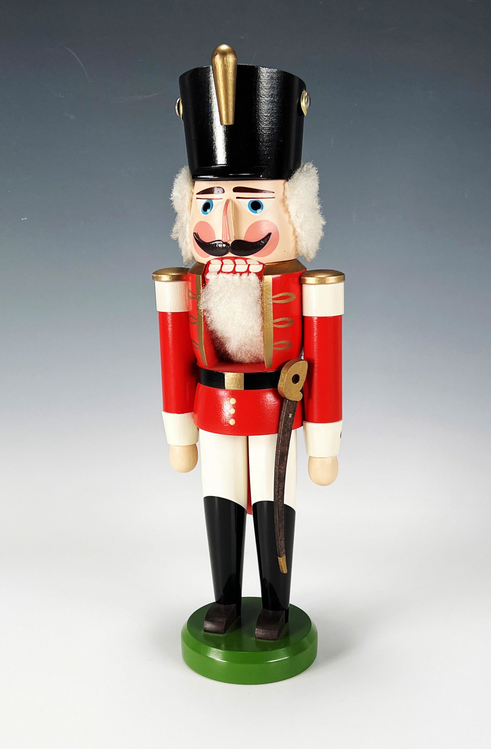SOLDIER NUTCRACKER ERZGEBIRGE (1 of 5)