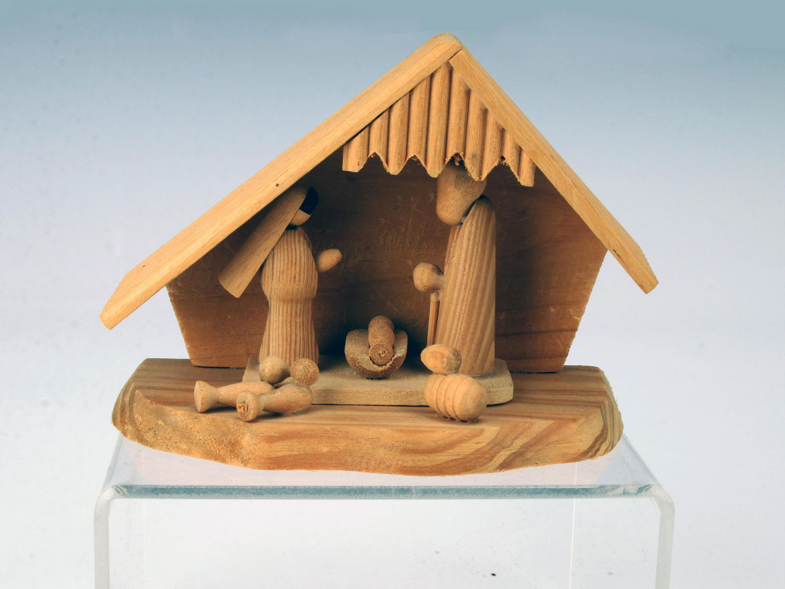FOLK ART WOOD CARVED NATIVITY SCENE (1 of 3)