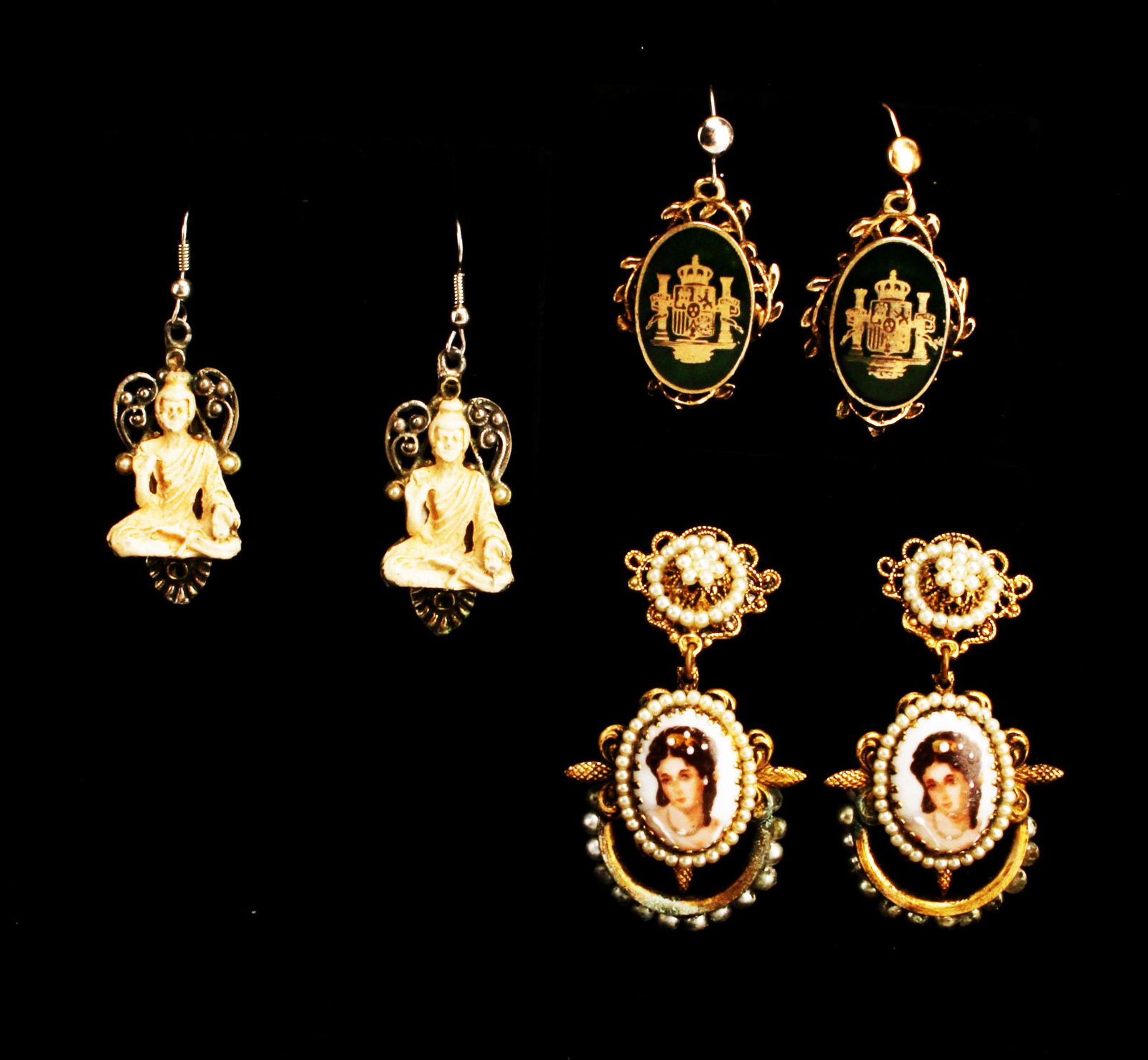 3 PAIR VINTAGE COSTUME EARRINGS (1 of 5)