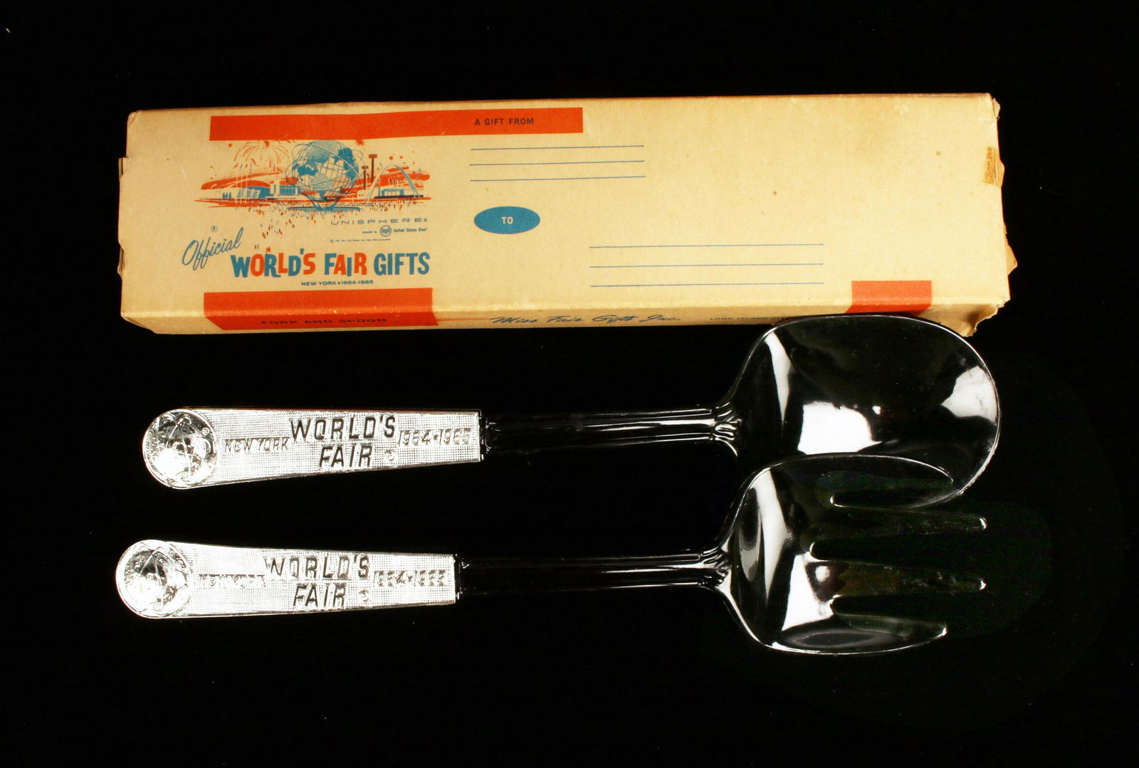 NY 1964 WORLDS FAIR SALAD TONGS IN GIFT BOX (1 of 3)
