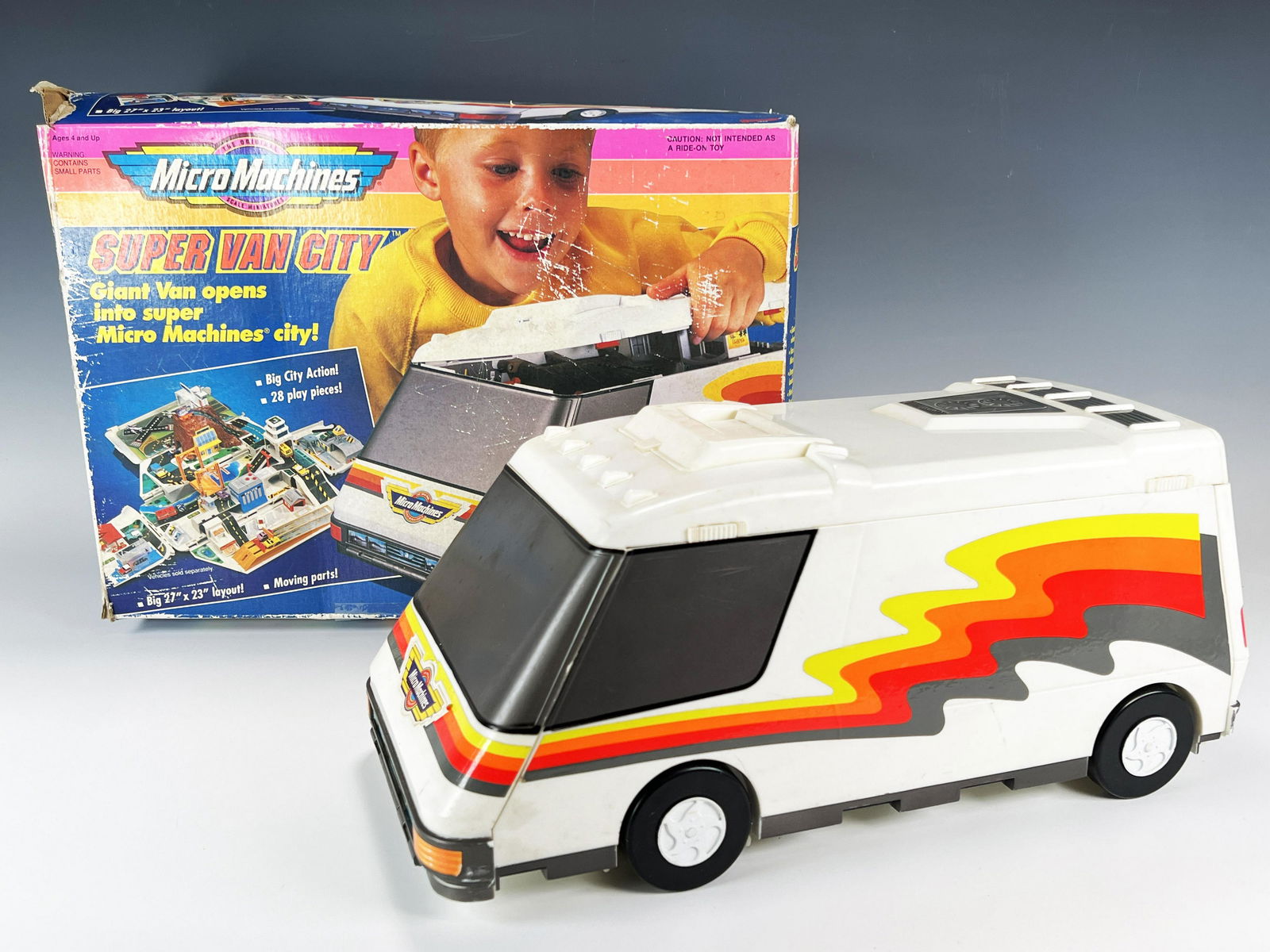 MICRO MACHINES SUPER VAN CITY IN BOX AND VEHICLES (1 of 7)
