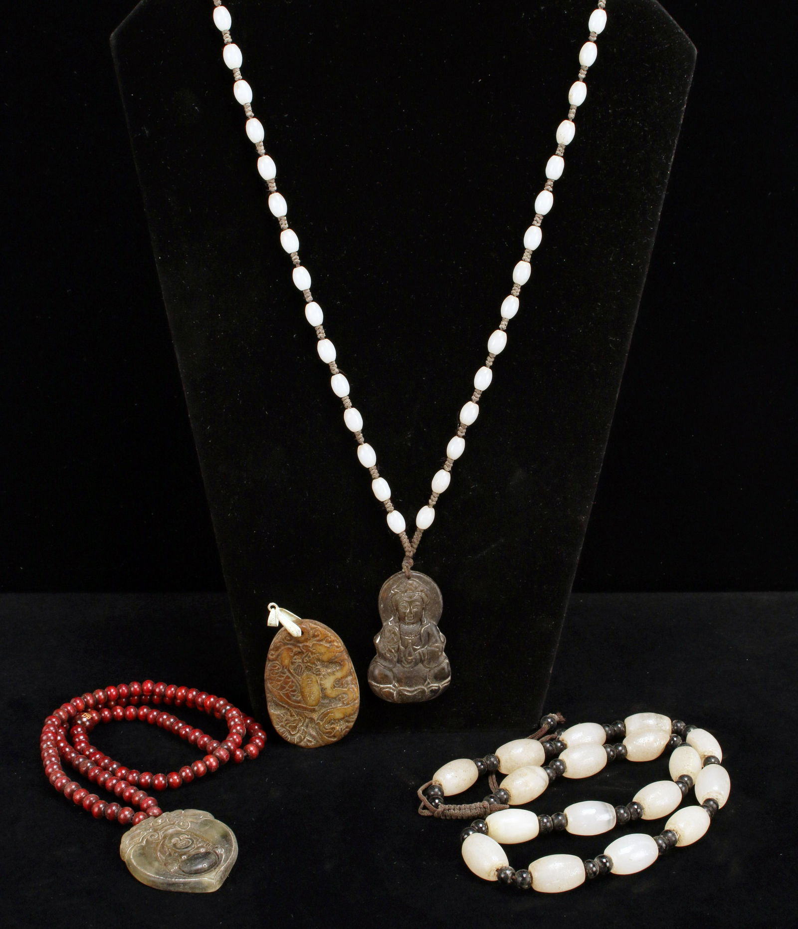 THREE CHINESE BEADED MALAS BUDDHA PENDANTS (1 of 5)