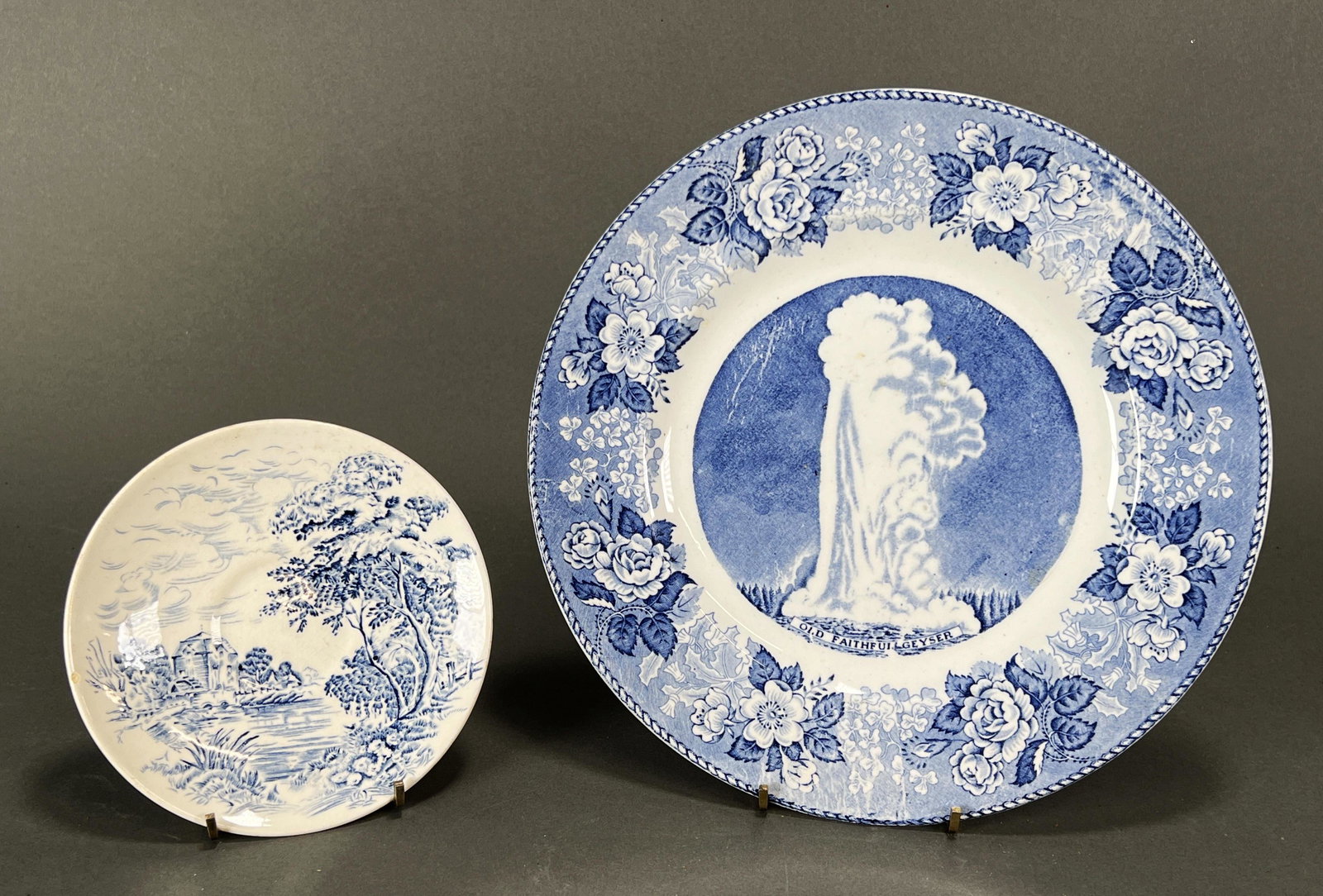 2 COMMEMORATIVE PLATES STAFFORDSHIRE WEDGWOOD (1 of 4)