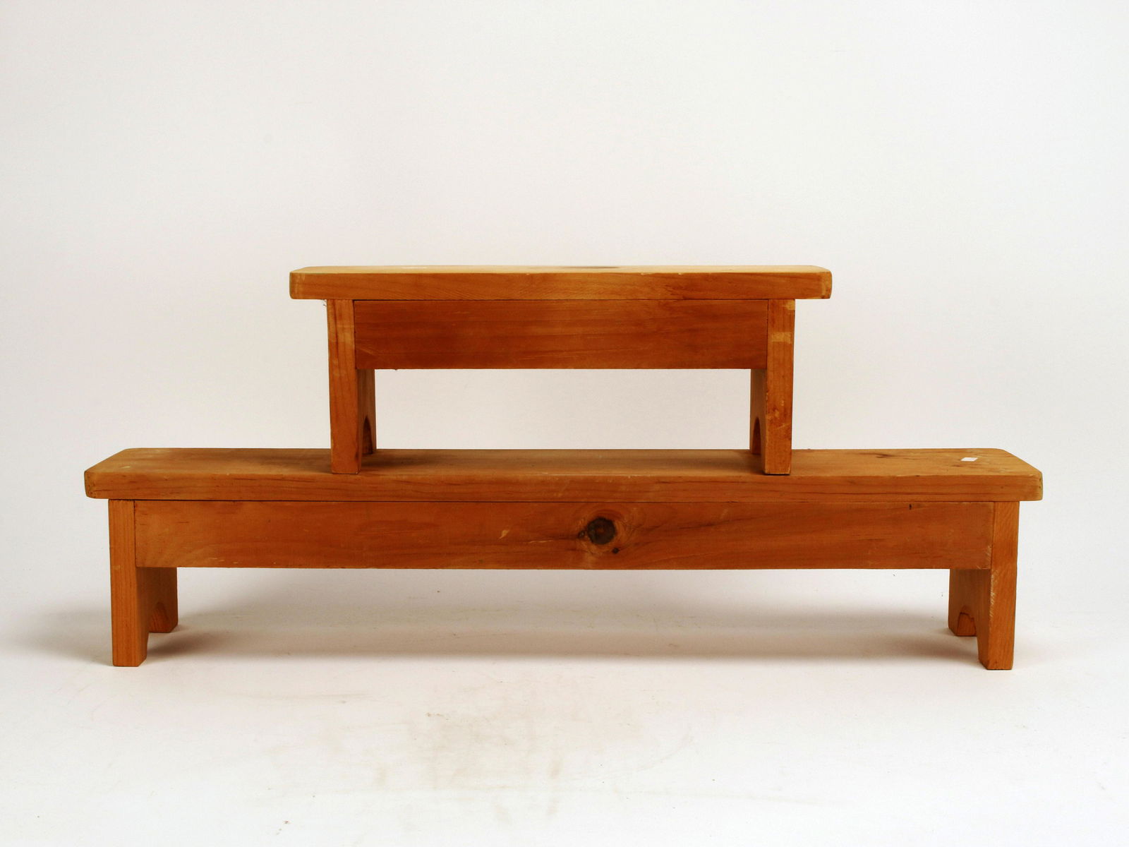 2 VINTAGE WOOD BENCHES (1 of 3)