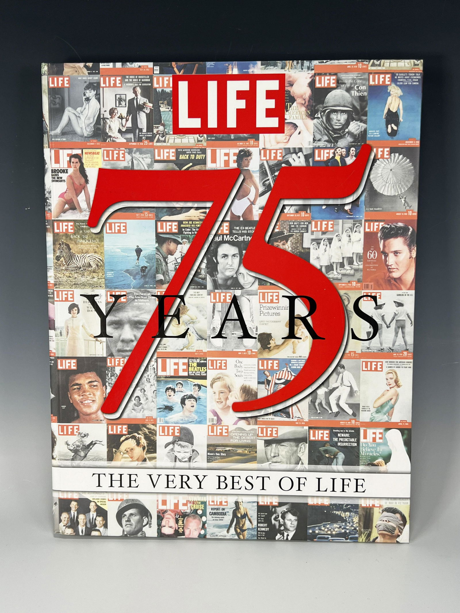 75 YEARS OF LIFE MAGAZINE BOOK: 75 YEARS OF LIFE MAGAZINE BOOK 75 Years The Very Best of Life hardcover book. 12 1/4" X 15 3/4" Shipping: