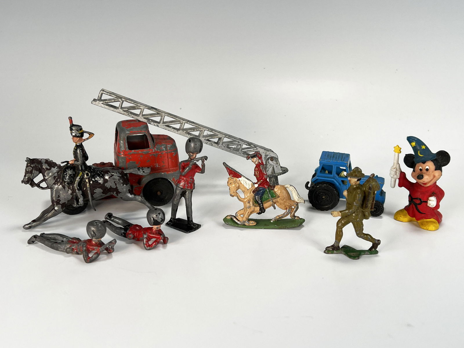 COLLECTION OF TOYS TOOTSIE DISNEY MATCHBOX EIRE (1 of 10)