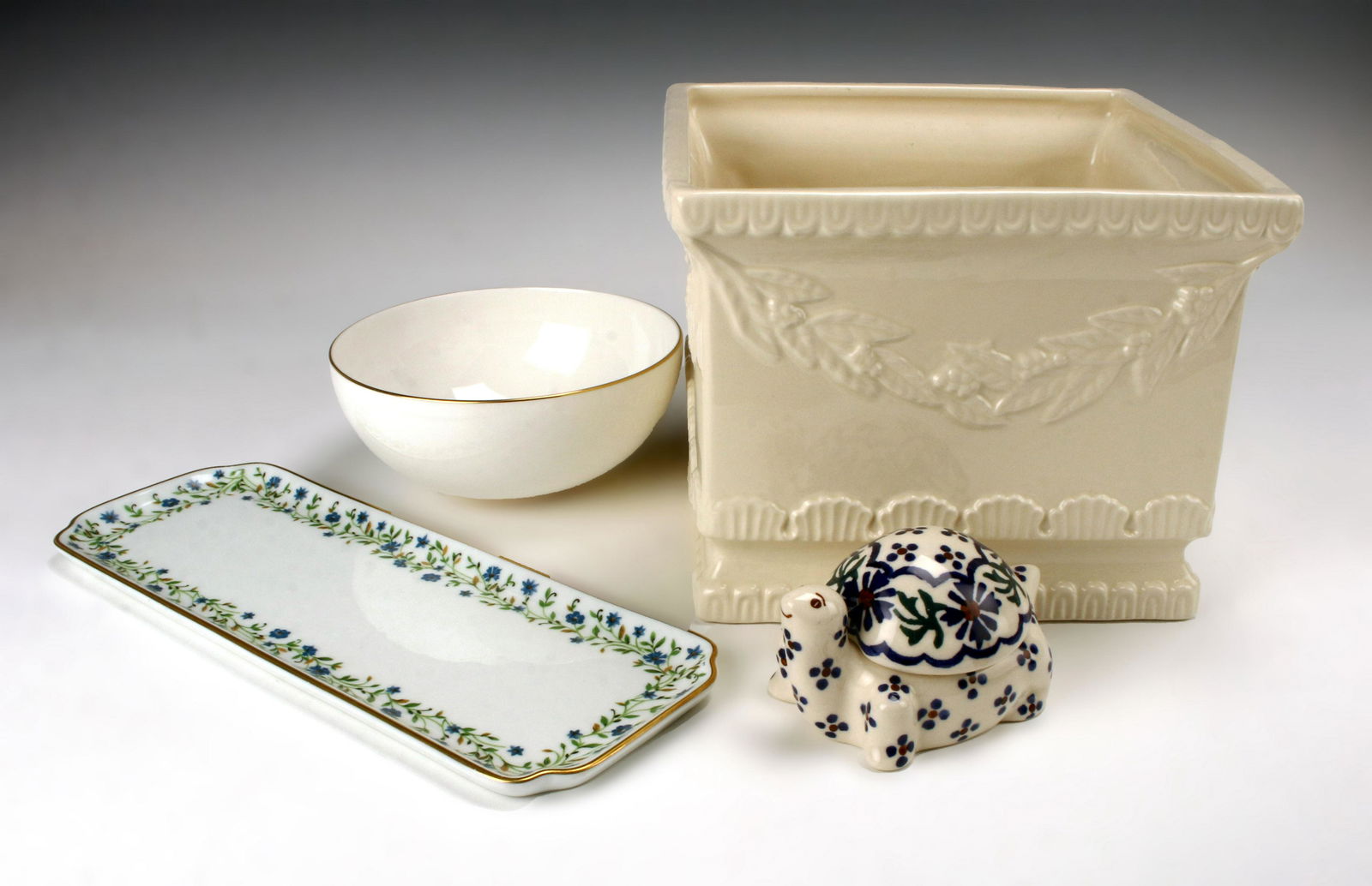 ASSORTED CONTINENTAL PORCELAIN LOT (1 of 3)