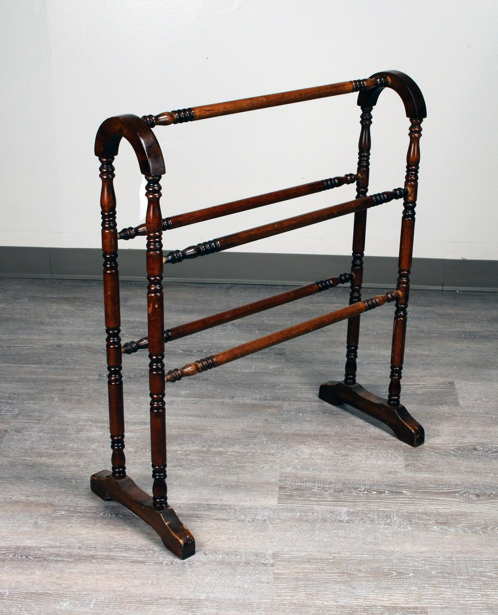 WOODEN QUILT RACK: WOODEN QUILT RACK 27 3/4" X 6 3/4" X 32 1/2" Shipping: Shipping and handling in the continental US will cost $6.19 - $6.19,