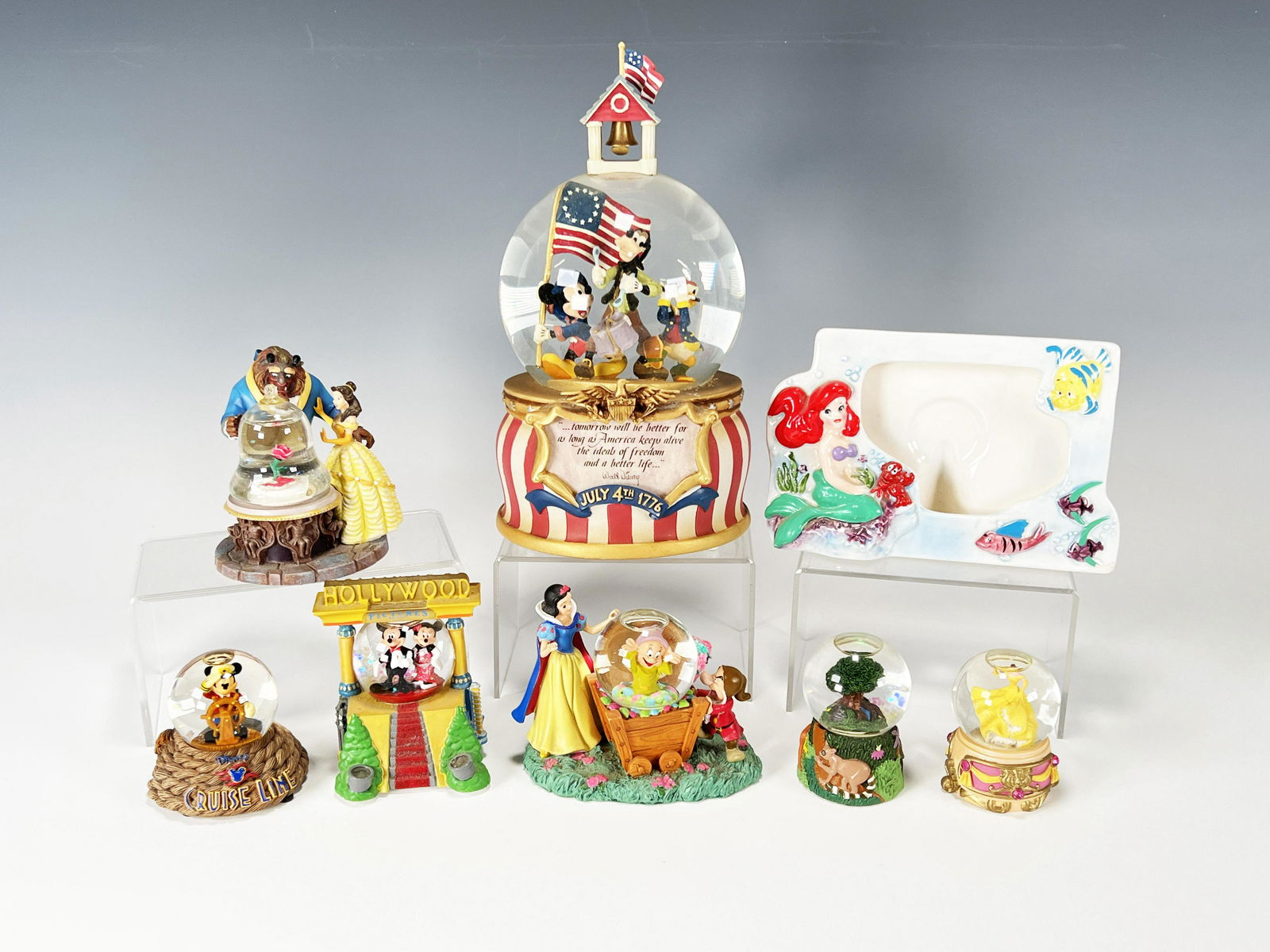 DISNEY MICKEY MOUSE SNOW GLOBES: DISNEY MICKEY MOUSE SNOW GLOBES Mickey, Minnie, Beauty and the Beast, Snow White, and a Little Mermaid picture frame. 7" Shipping