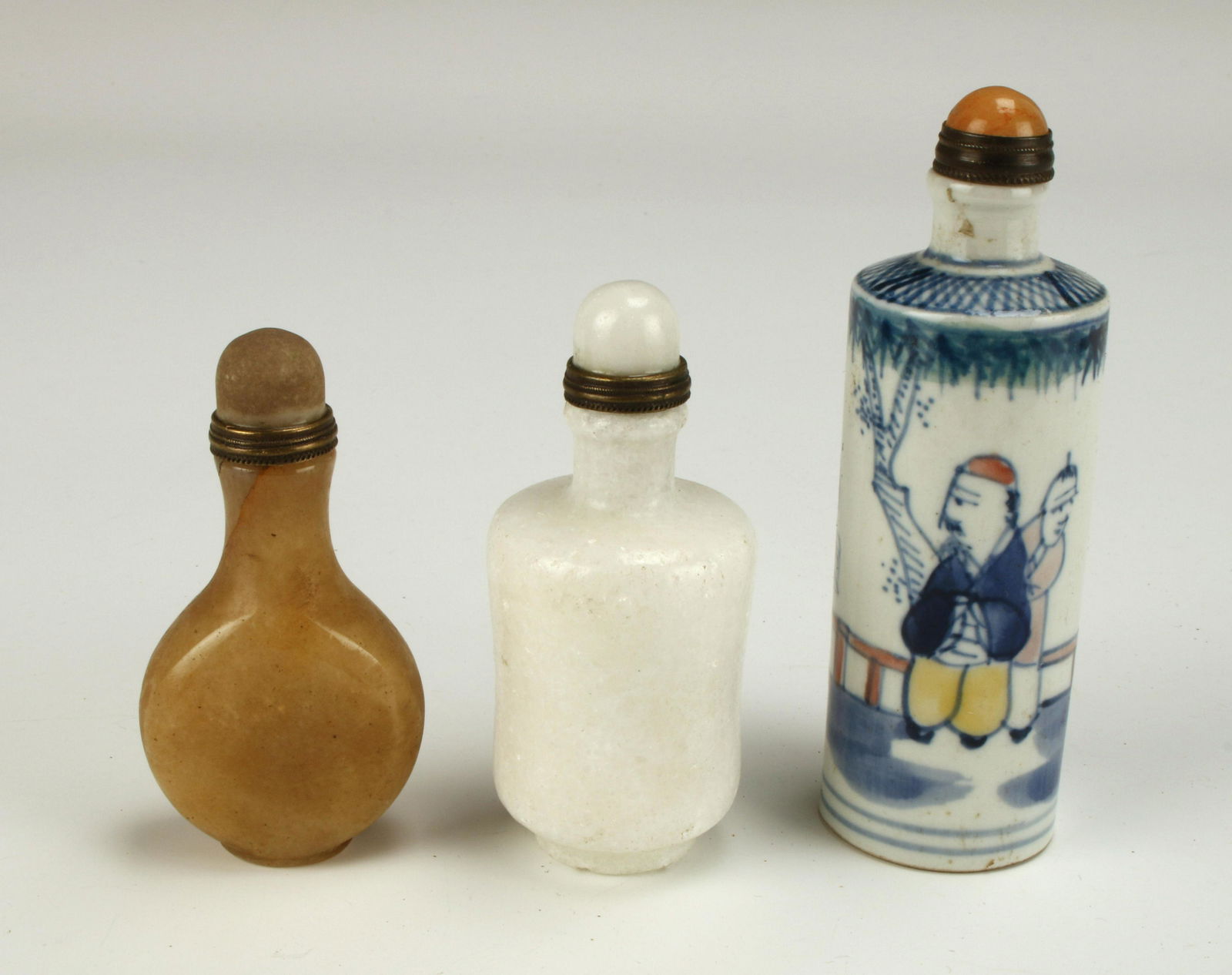 3 CHINESE SNUFF BOTTLES (1 of 3)