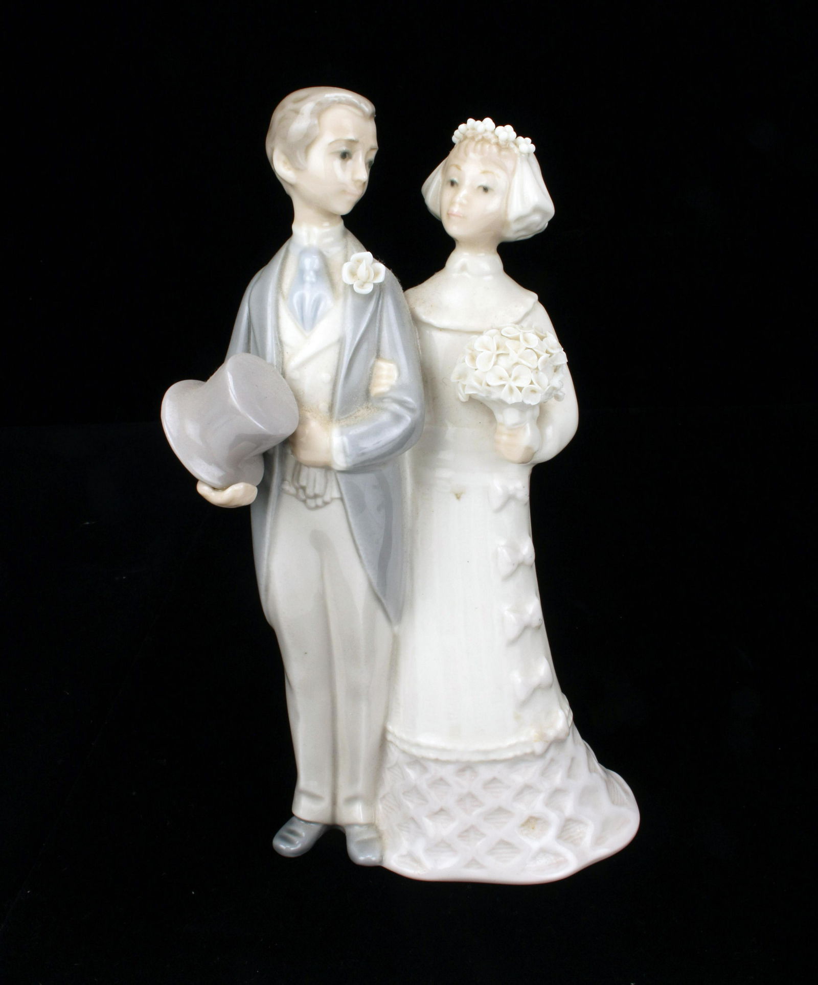 LLADRO HUSBAND & WIFE WEDDING DAY FIGURINE (1 of 4)