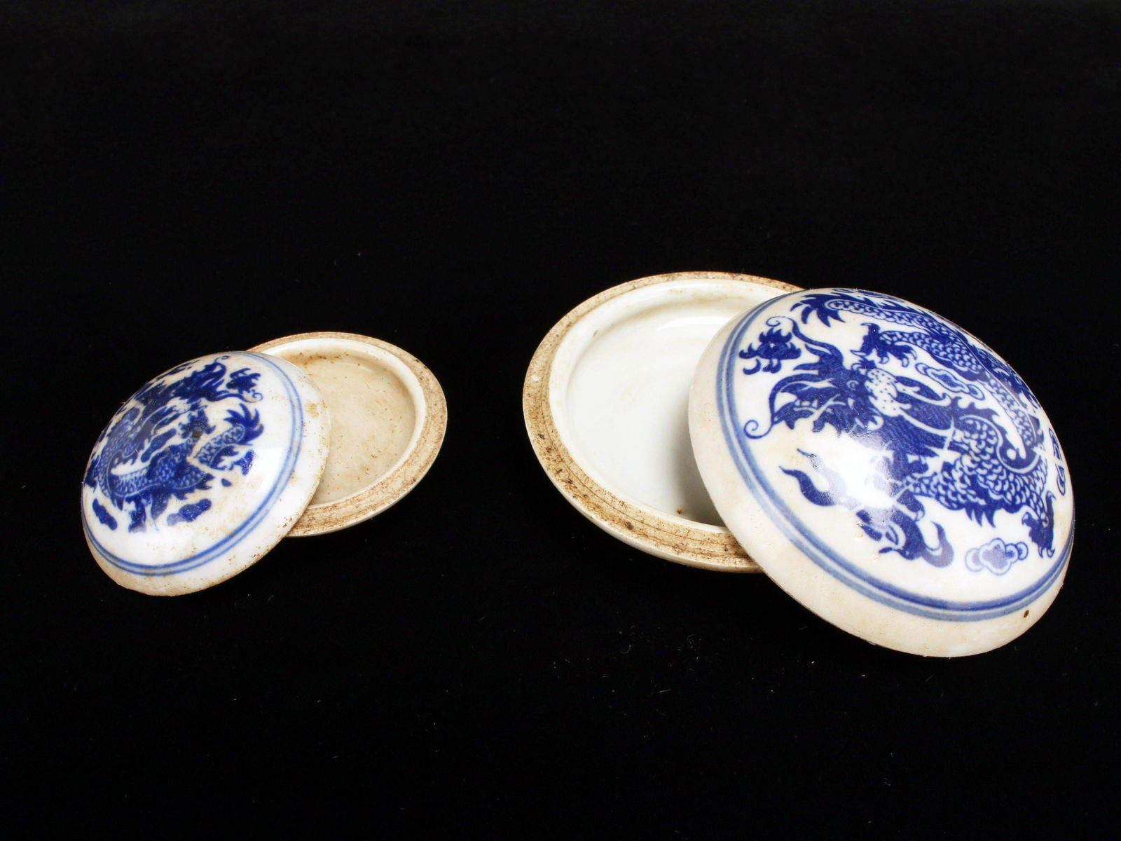 2 CHINESE BLUE & WHITE PORCELAIN DRAGON INK BOXES (1 of 5)