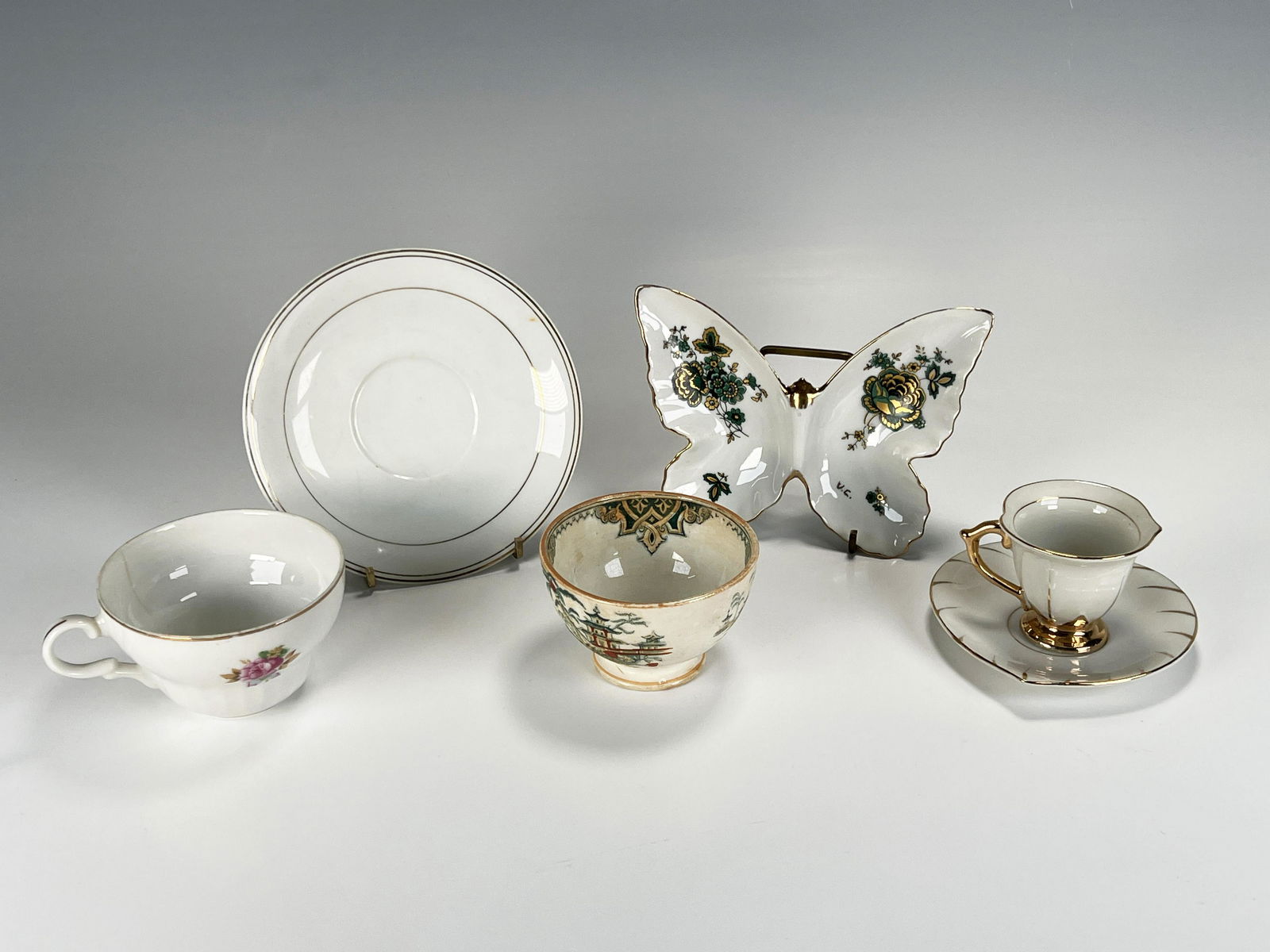 ASSORTED LOT OF VINTAGE PORCELAIN (1 of 8)