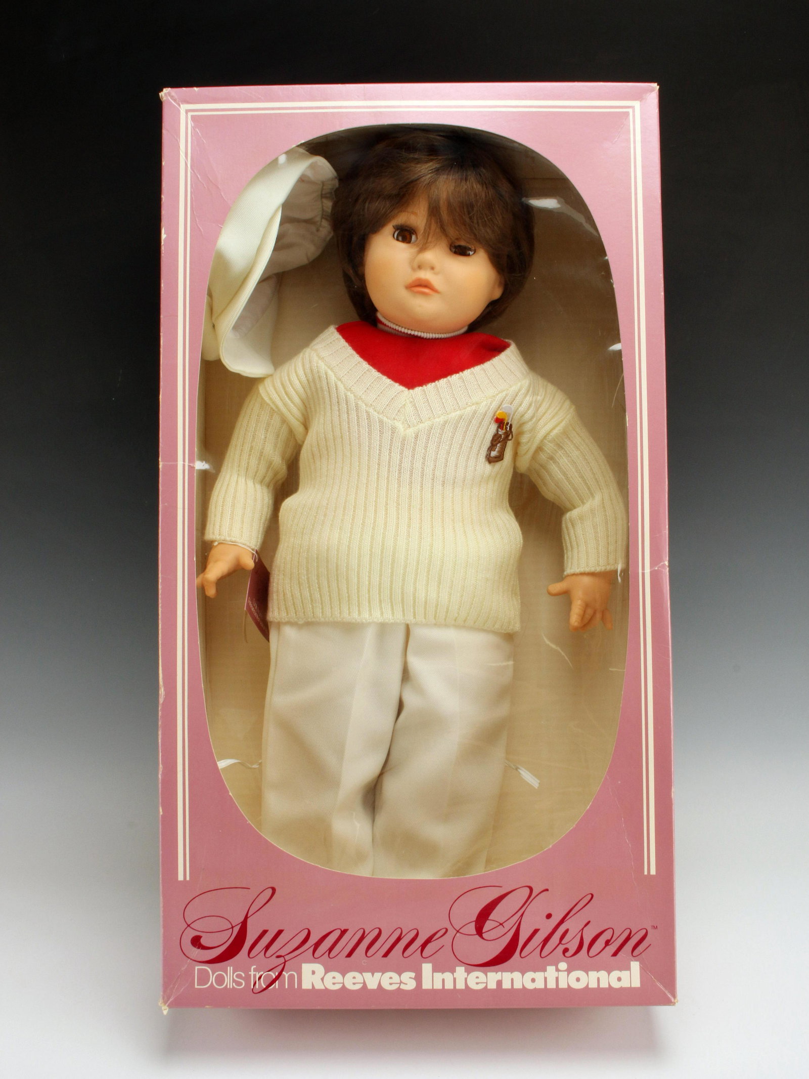 SUZANNE GIBSON DOLLS FROM REEVES INTERNATIONAL IN BOX: SUZANNE GIBSON DOLLS FROM REEVES INTERNATIONAL IN BOX Suzanne Gibson Dolls from Reeves International in Box 13 1/4" X 24 1/4"