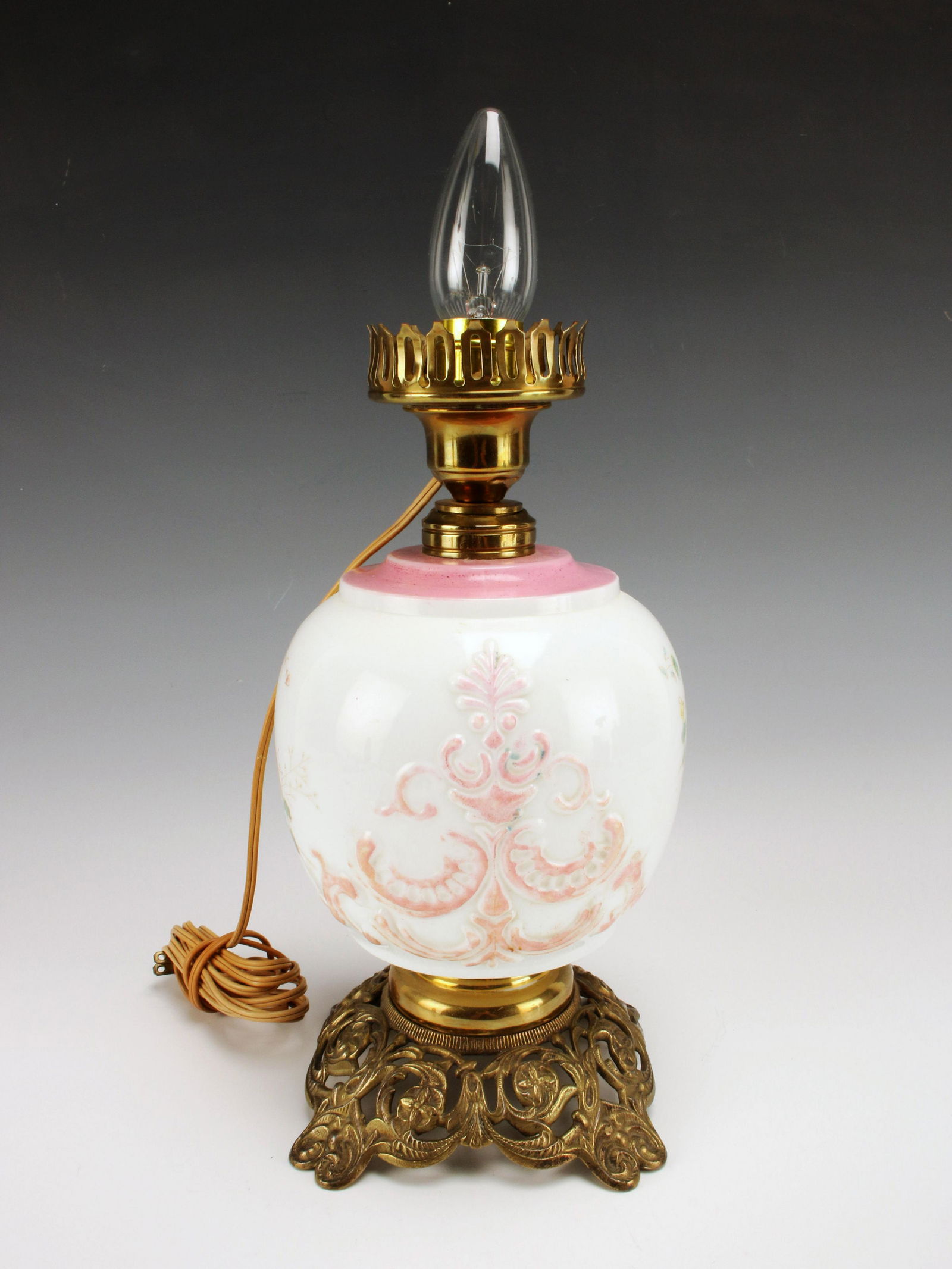 VINTAGE HURRICANE STYLE ELECTRIC LAMP (1 of 6)