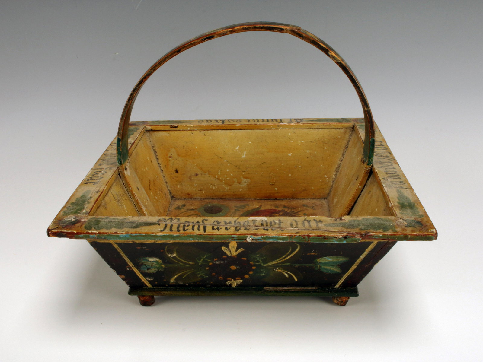 ANTIQUE FOLK ART PENNSYLVANIA DUTCH TOLE PAINTED BASKET (1 of 5)