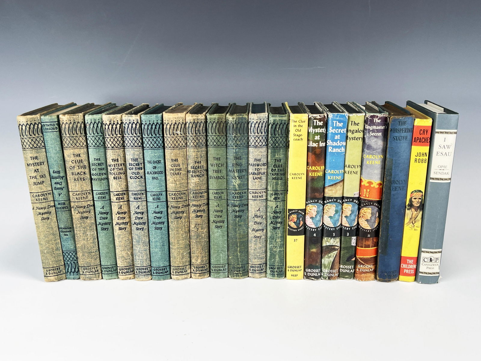 HARDCOVER NANCY DREW BOOKS (1 of 7)
