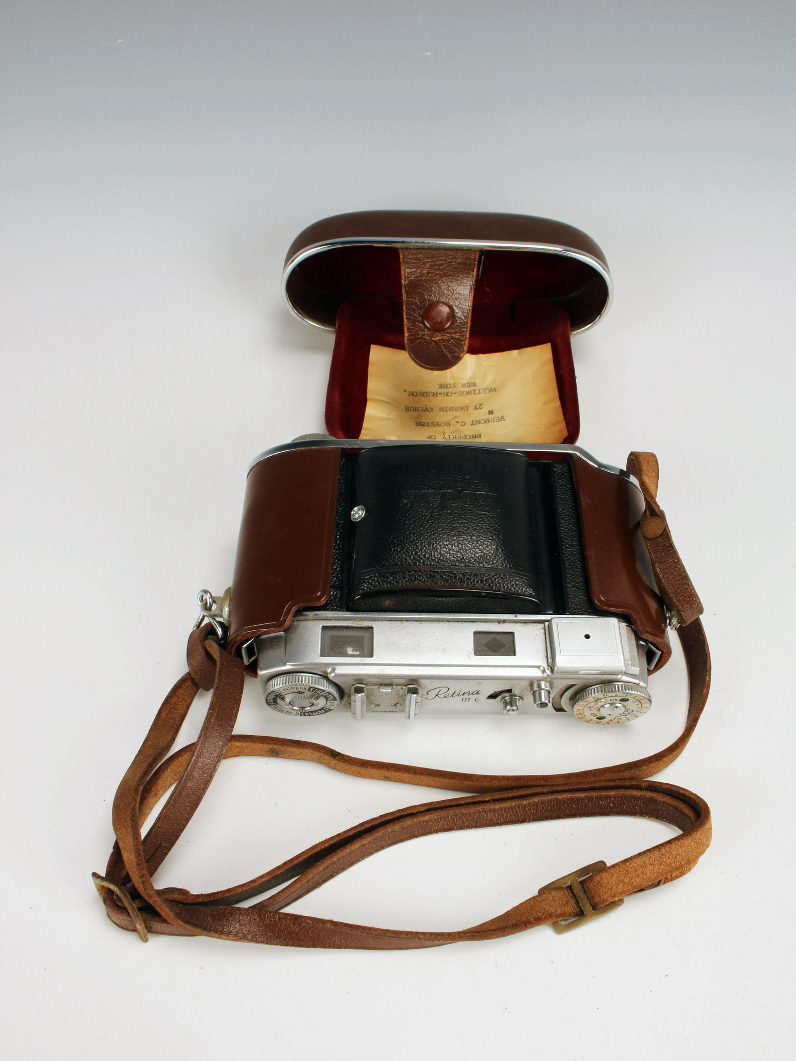 KODAK RETINA CAMERA WITH LEATHER AND CHROME CASE (1 of 4)