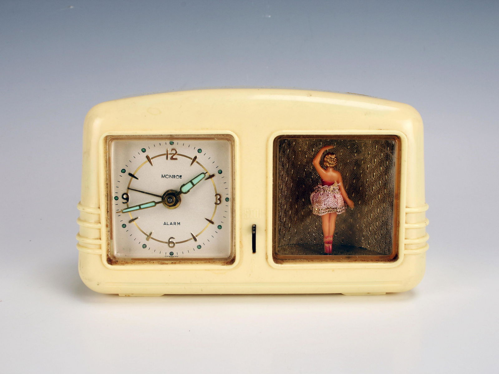 WEST GERMANY BAKELITE REVOLVING BALLERINA TRAVEL ALARM CLOCK (1 of 6)