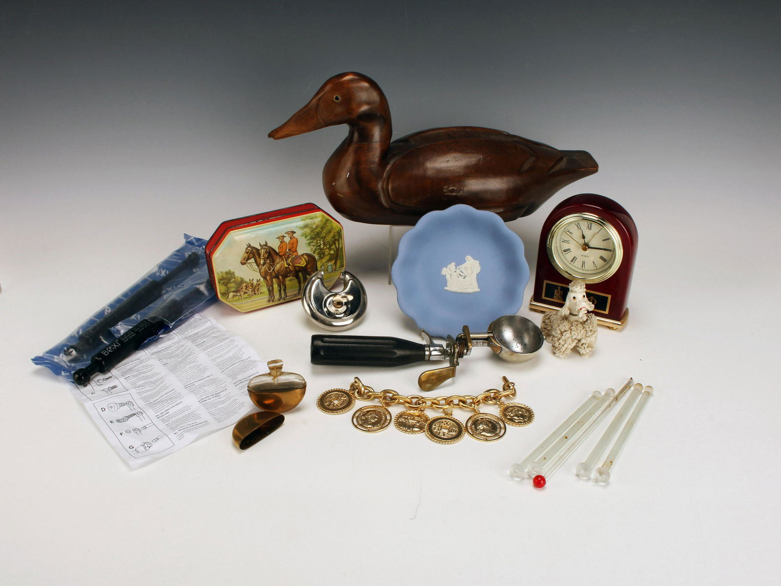 COLLECTIBLE LOT PERFUME, DECOY, WEDGWOOD & OTHER ITEMS (1 of 6)