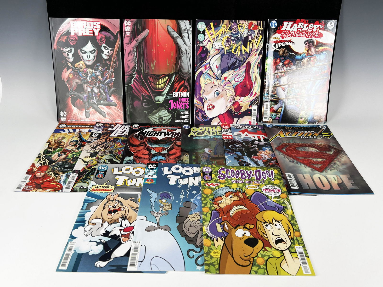 LOT OF MODERN DC COMICS (1 of 5)