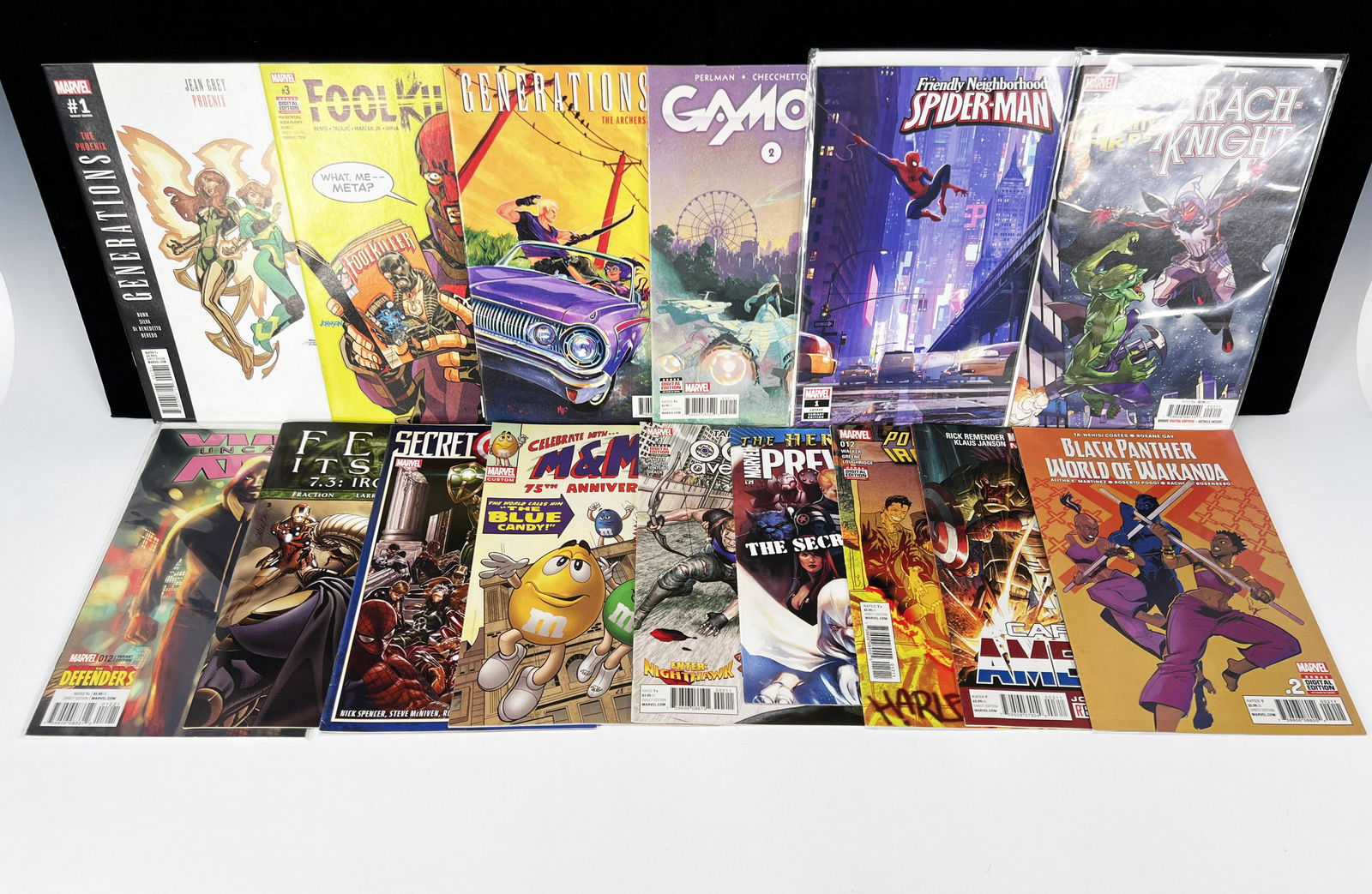 COLLECTION OF MODERN MARVEL COMIC BOOKS: COLLECTION OF MODERN MARVEL COMIC BOOKS Collection of Modern Marvel Comic Books 10 1/2" x 7" Shipping: