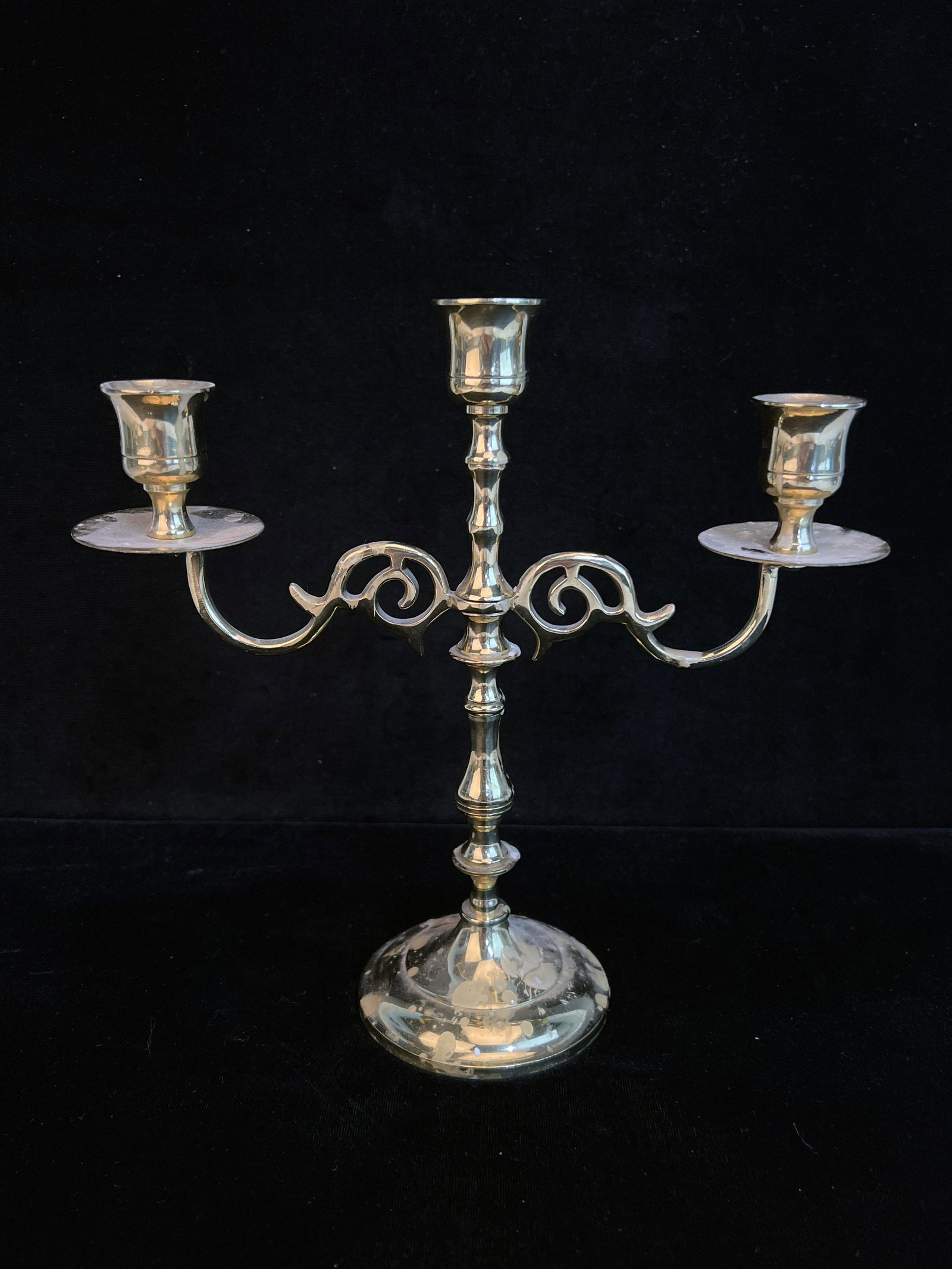BRASS CANDLESTICK CANDELABRA (1 of 2)