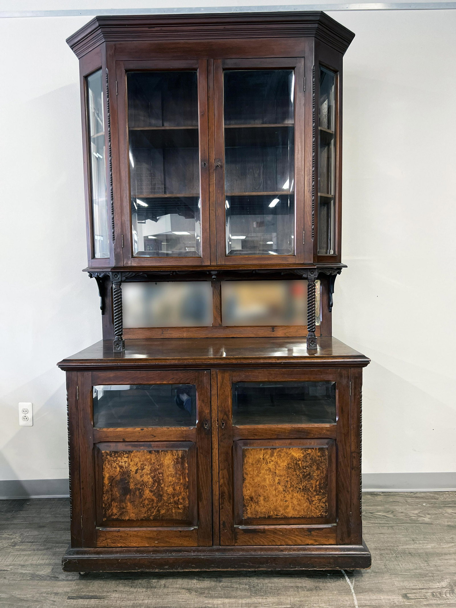 VINTAGE CHINA DISPLAY CABINET HUTCH (1 of 13)