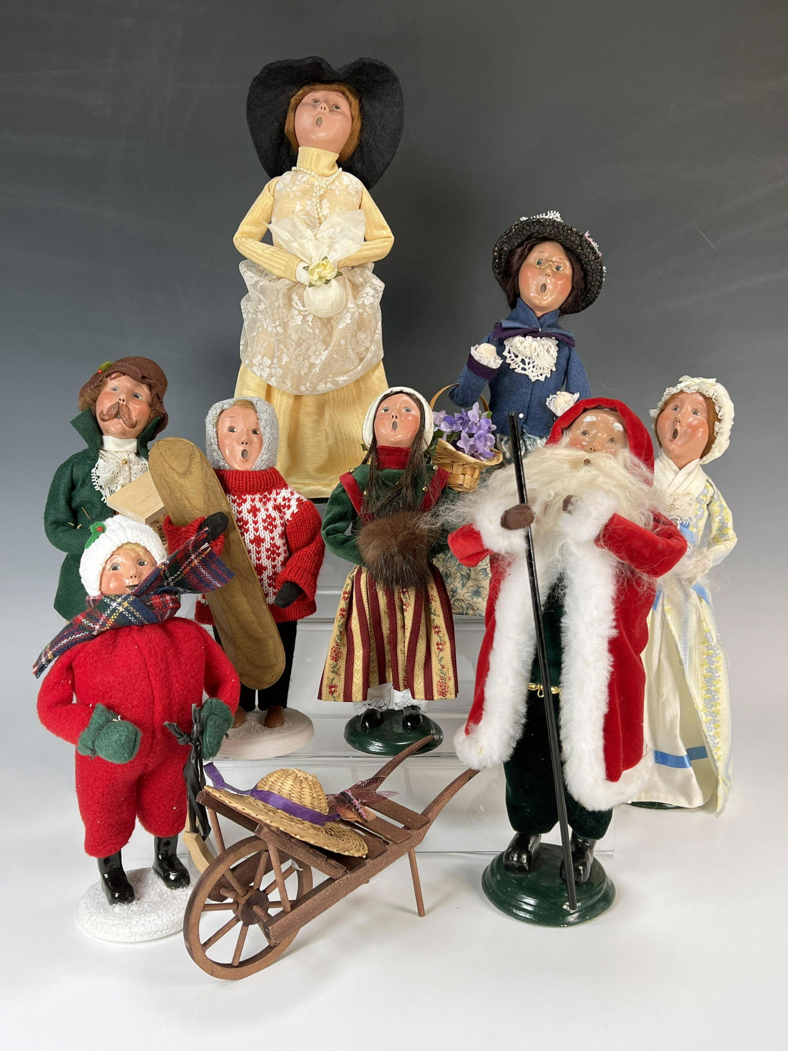 LOT OF BYER'S CHOICE CAROLERS: LOT OF BYER'S CHOICE CAROLERS