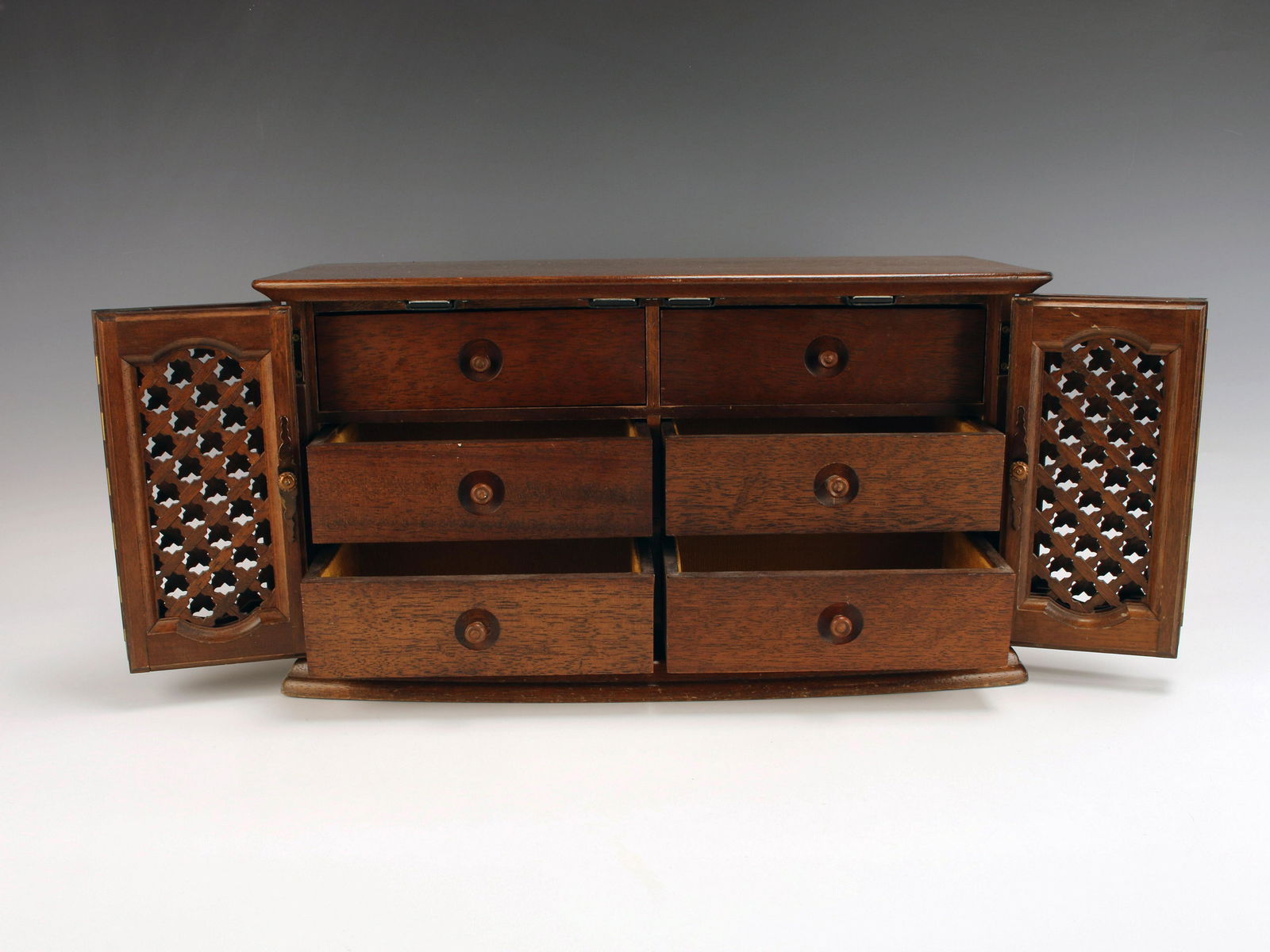 VINTAGE WOODEN JEWELRY BOX (1 of 1)