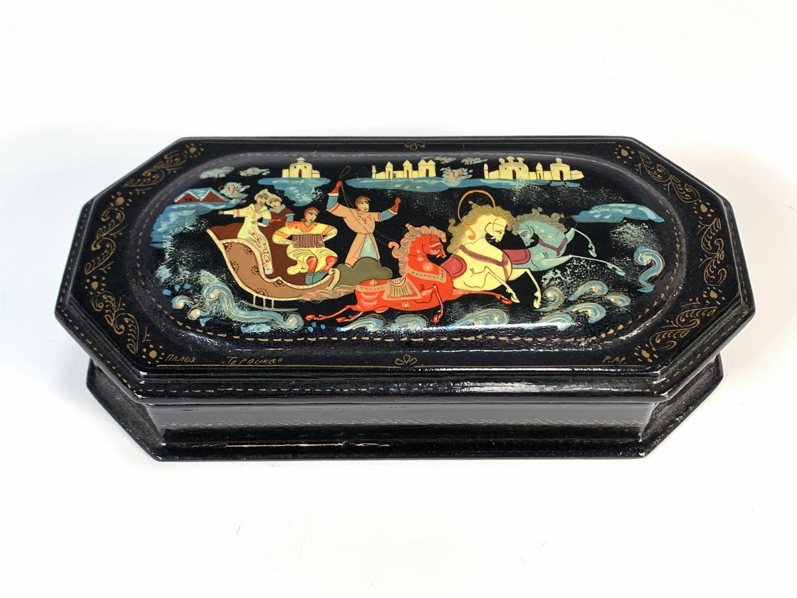 RUSSIAN HAND PAINTED LACQUER JEWELRY TRINKET BOX (1 of 4)