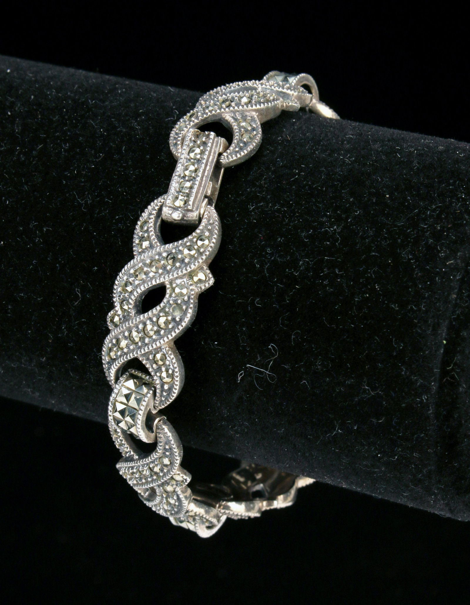 VINTAGE STERLING MARCASITE LINK BRACELET (1 of 7)
