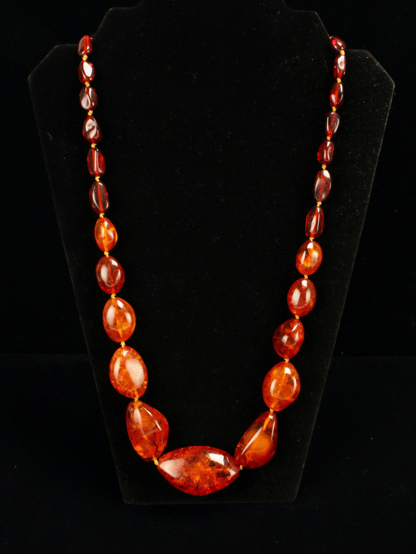 AMBER GRADUATED BEAD NECKLACE (1 of 4)